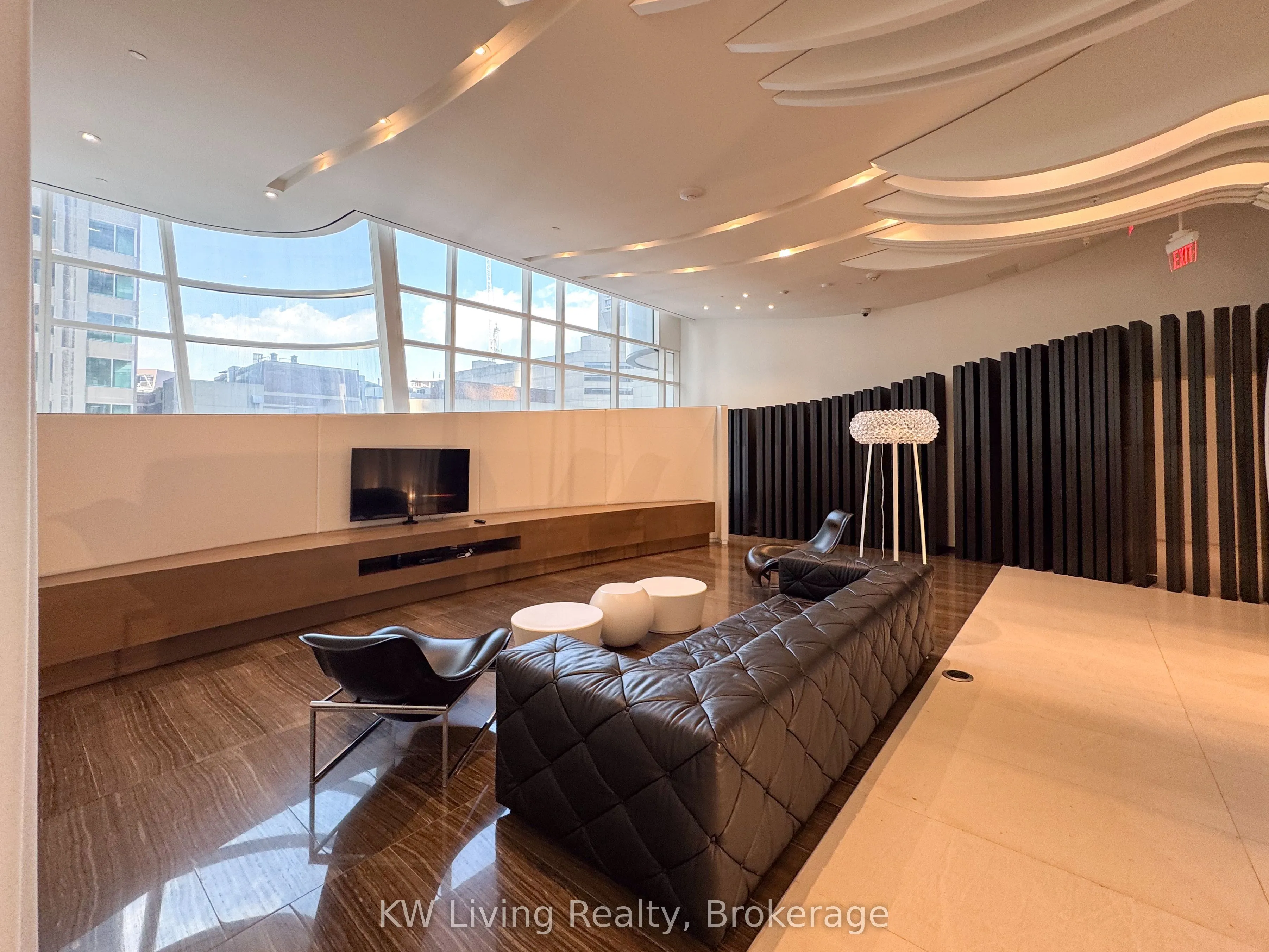1 Bloor Street E, #6107