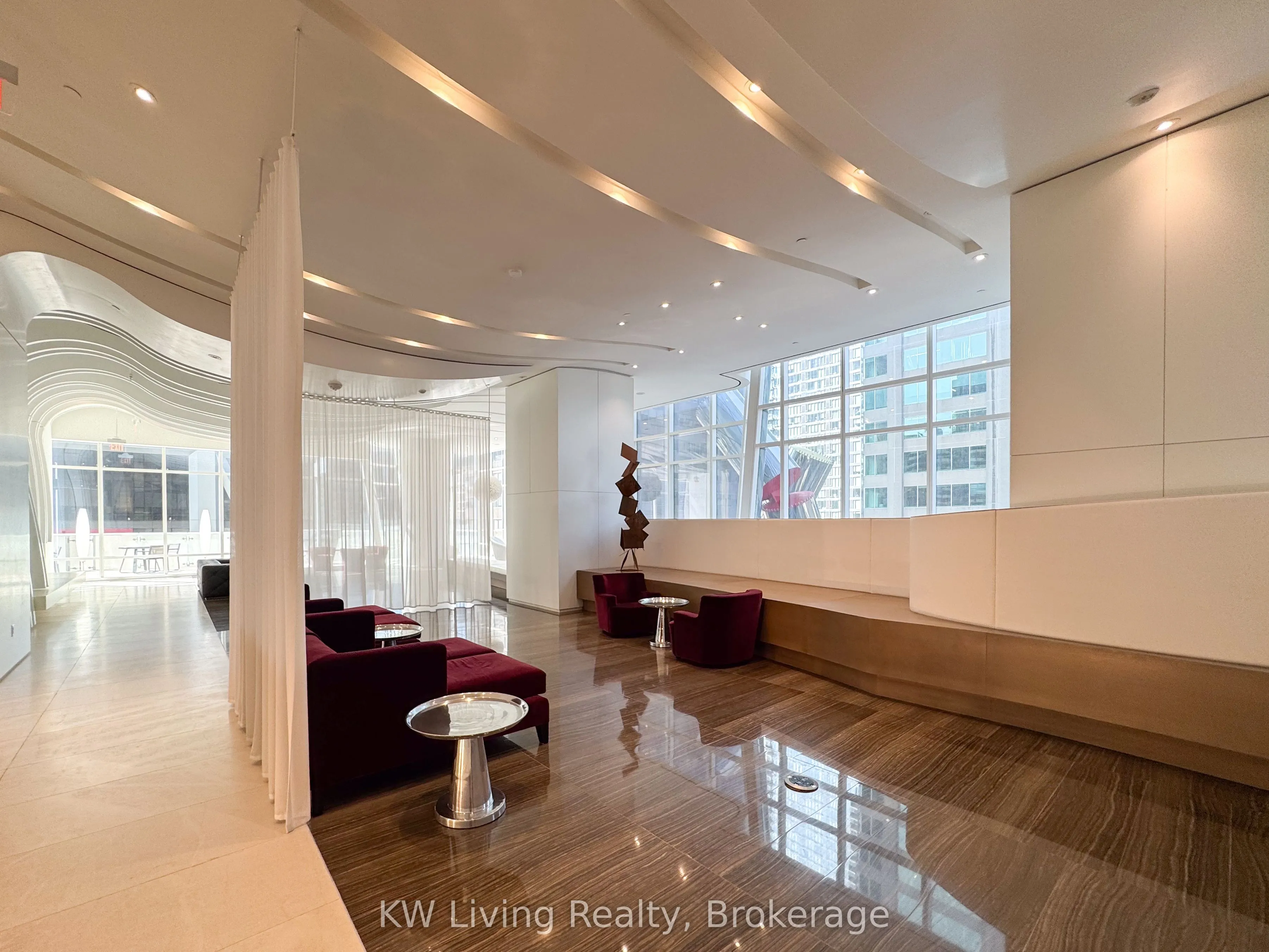 1 Bloor Street E, #6107