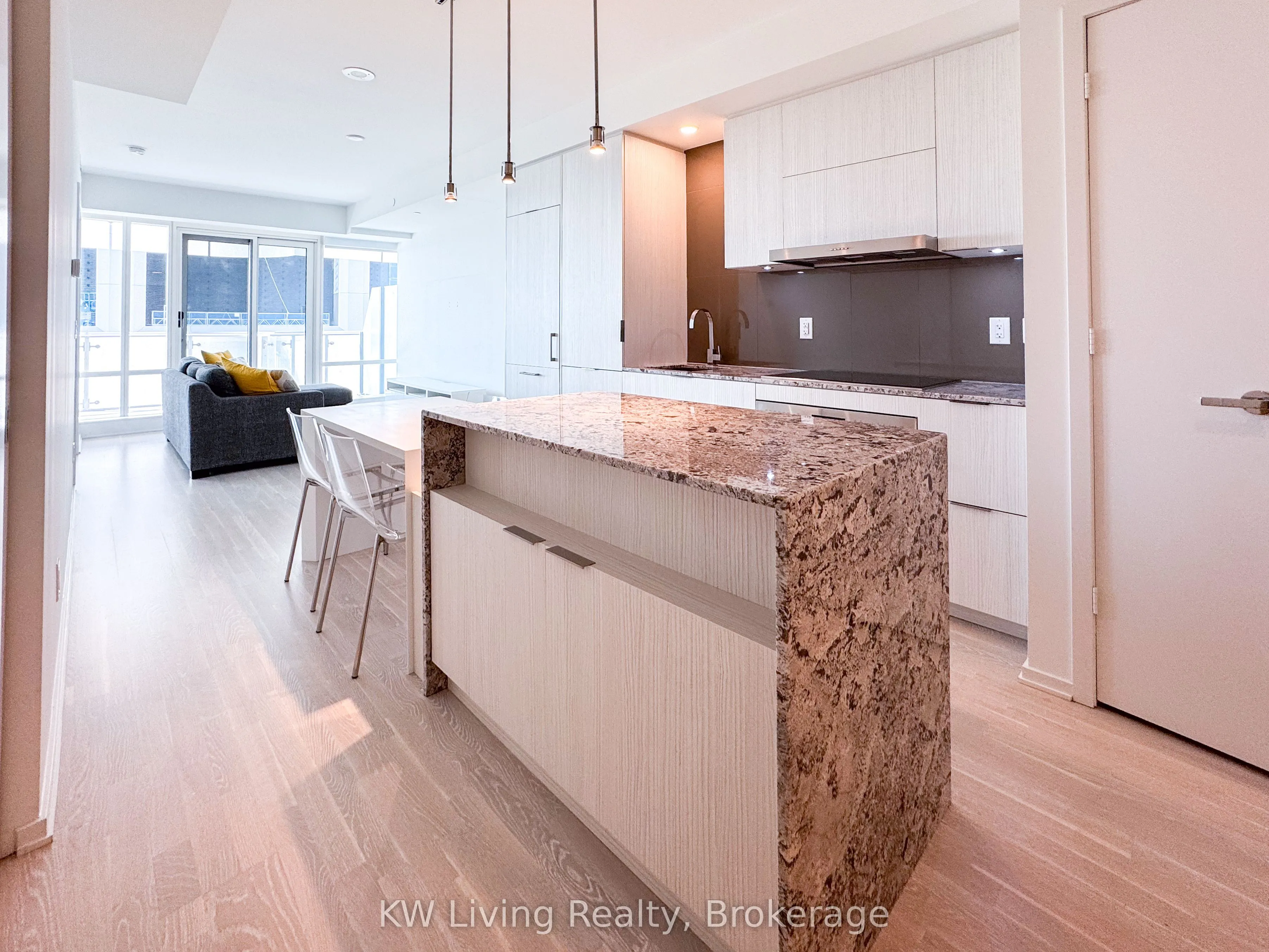 1 Bloor Street E, #6107