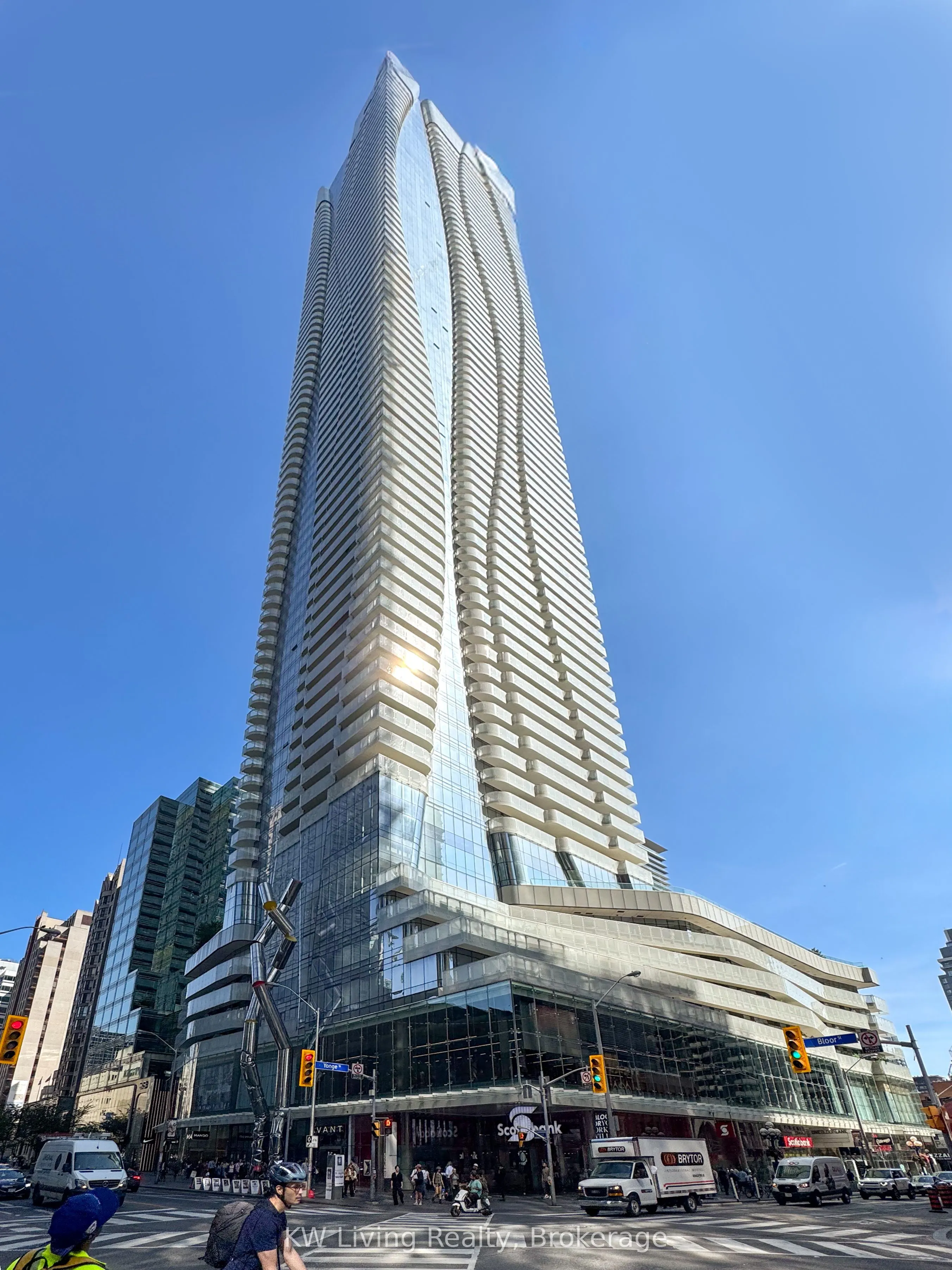 1 Bloor Street E, #6107