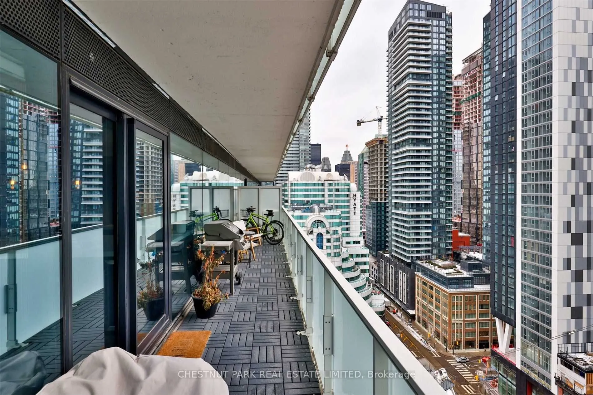 11 Charlotte Street, #1902