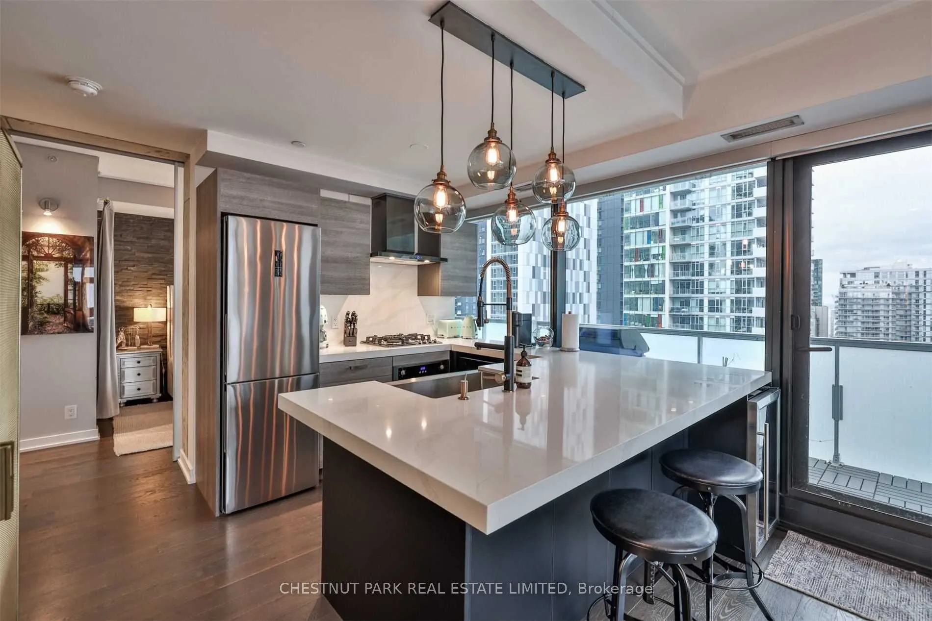 11 Charlotte Street, #1902