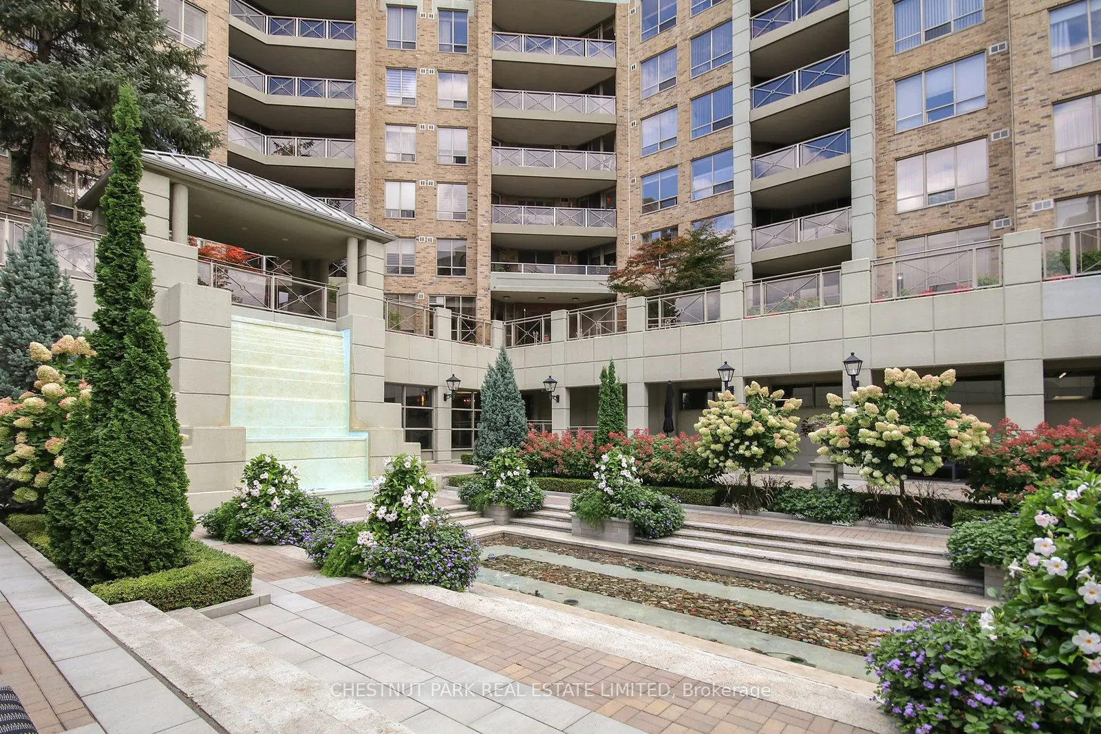 215 The Donway W, #511