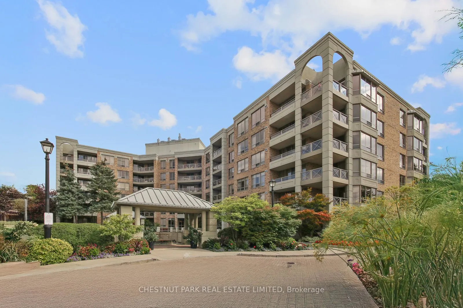 215 The Donway W, #511