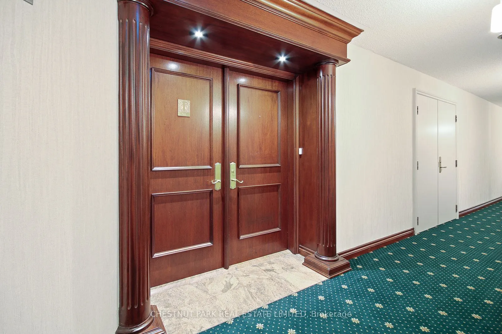 215 The Donway W, #511