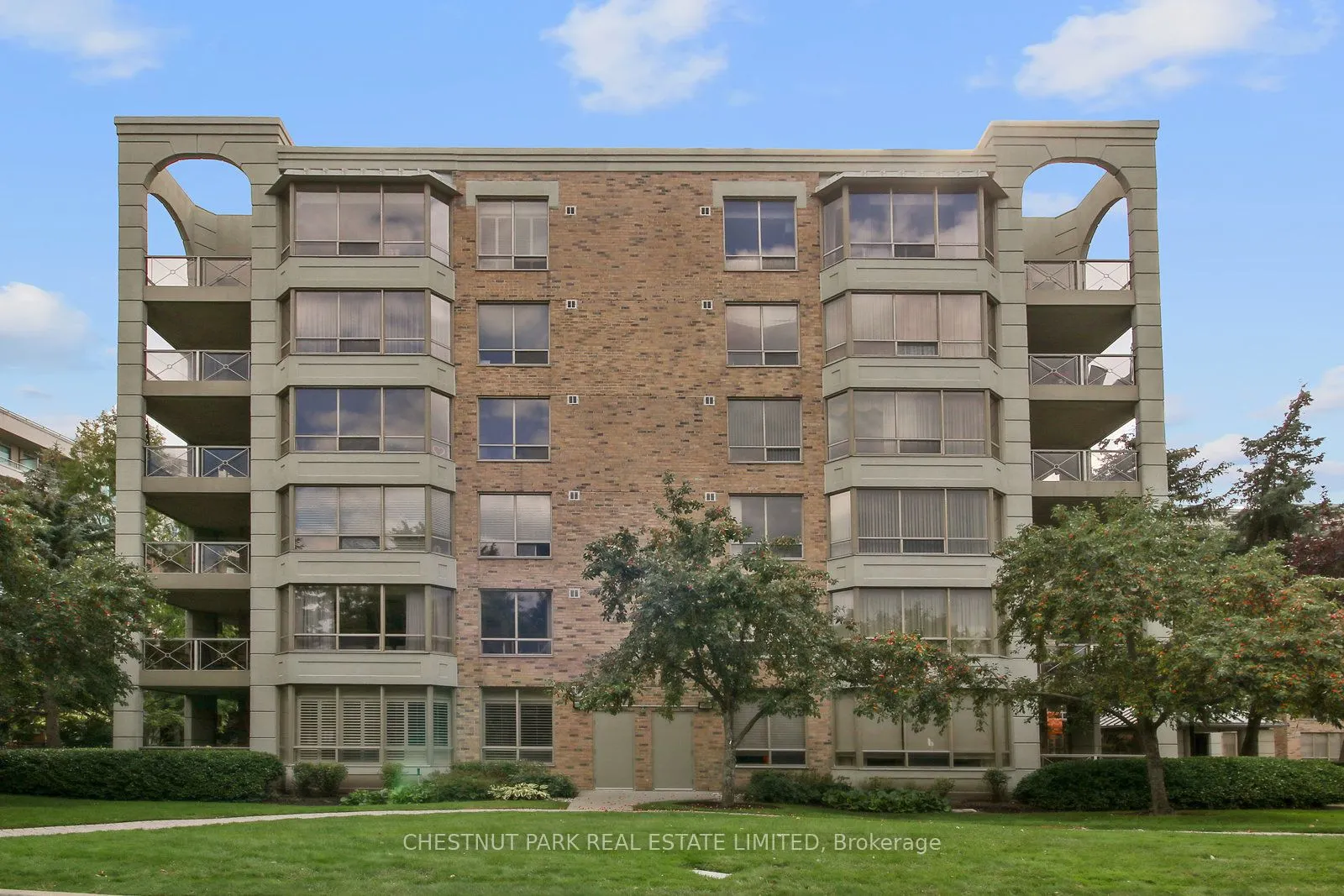 215 The Donway W, #511