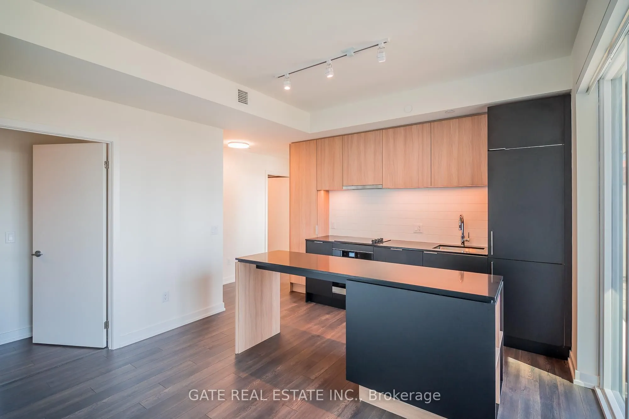 89 Church Street, #1009