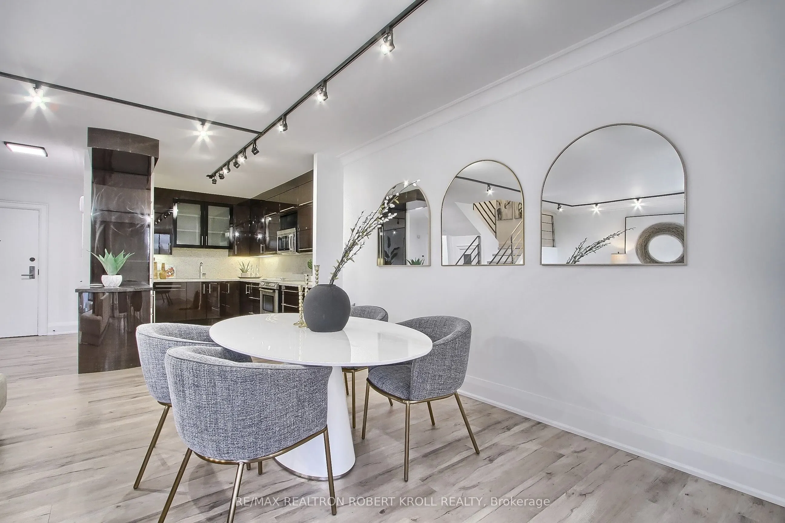 55A Avenue Road, #406