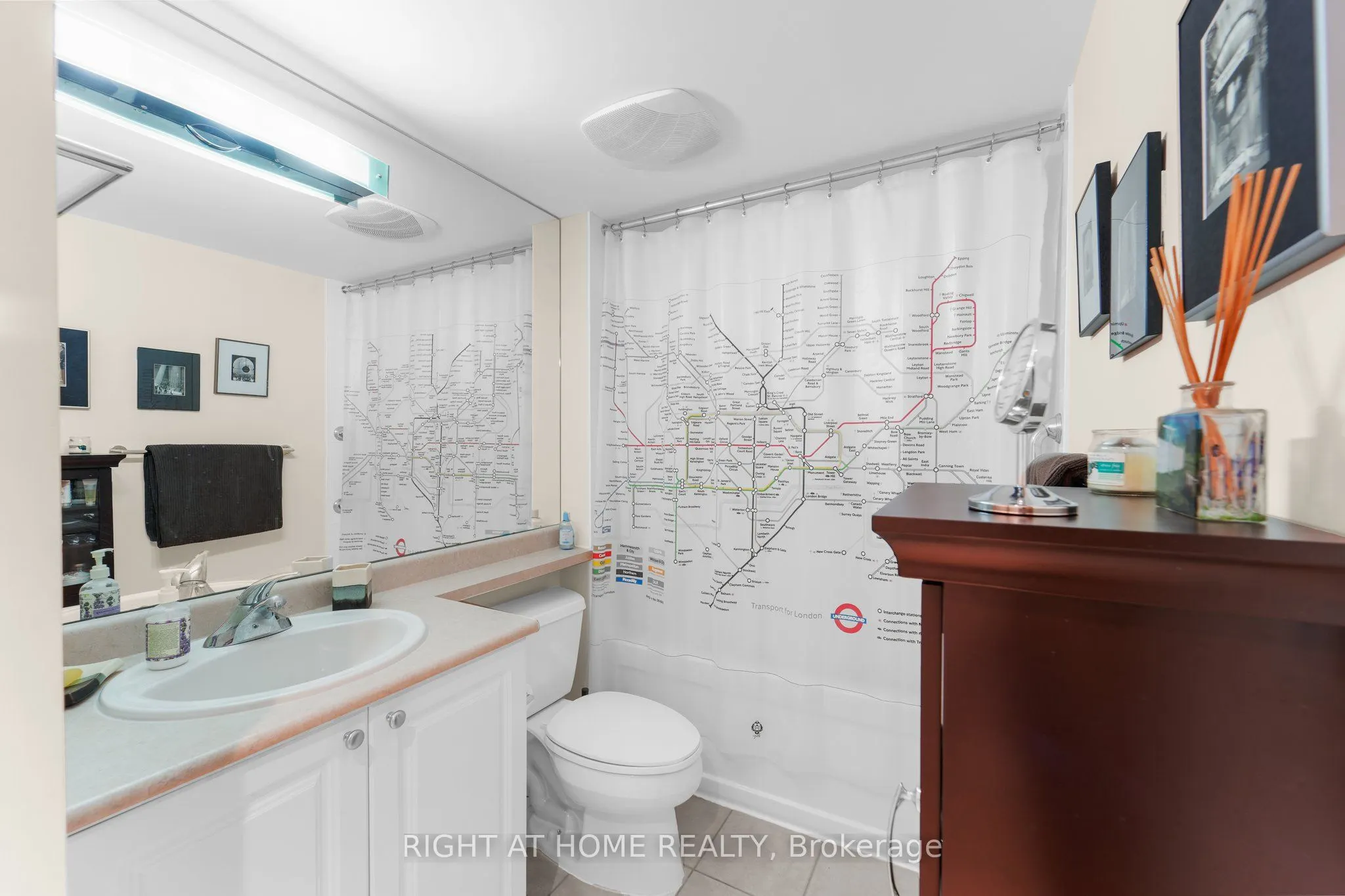 18 Yonge Street, #2315