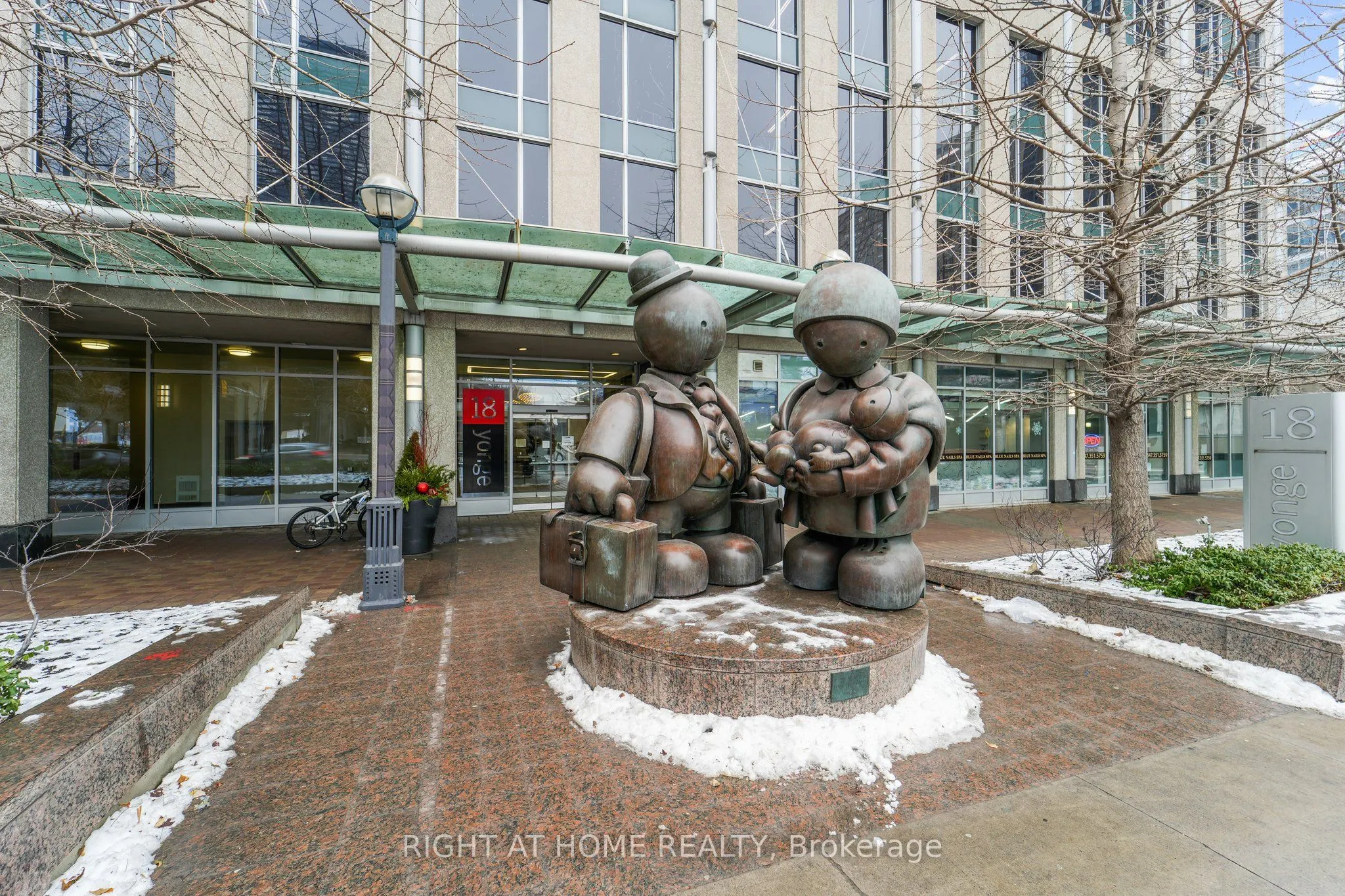 18 Yonge Street, #2315