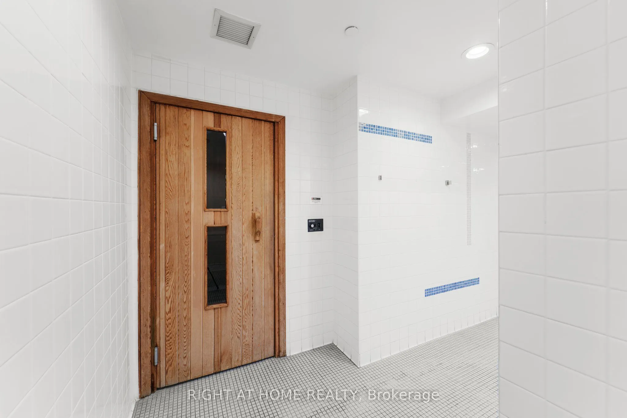 18 Yonge Street, #2315