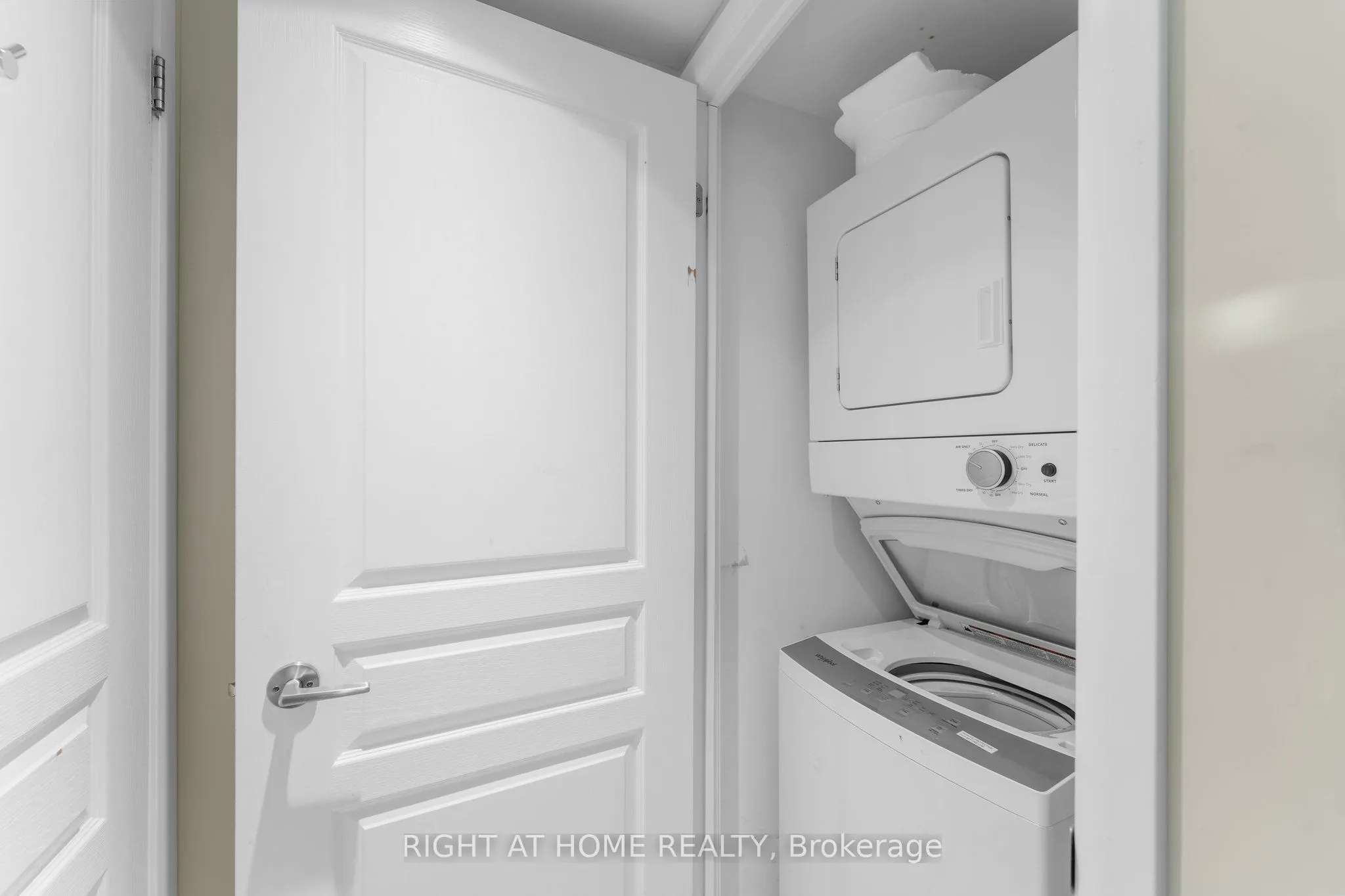 18 Yonge Street, #2315