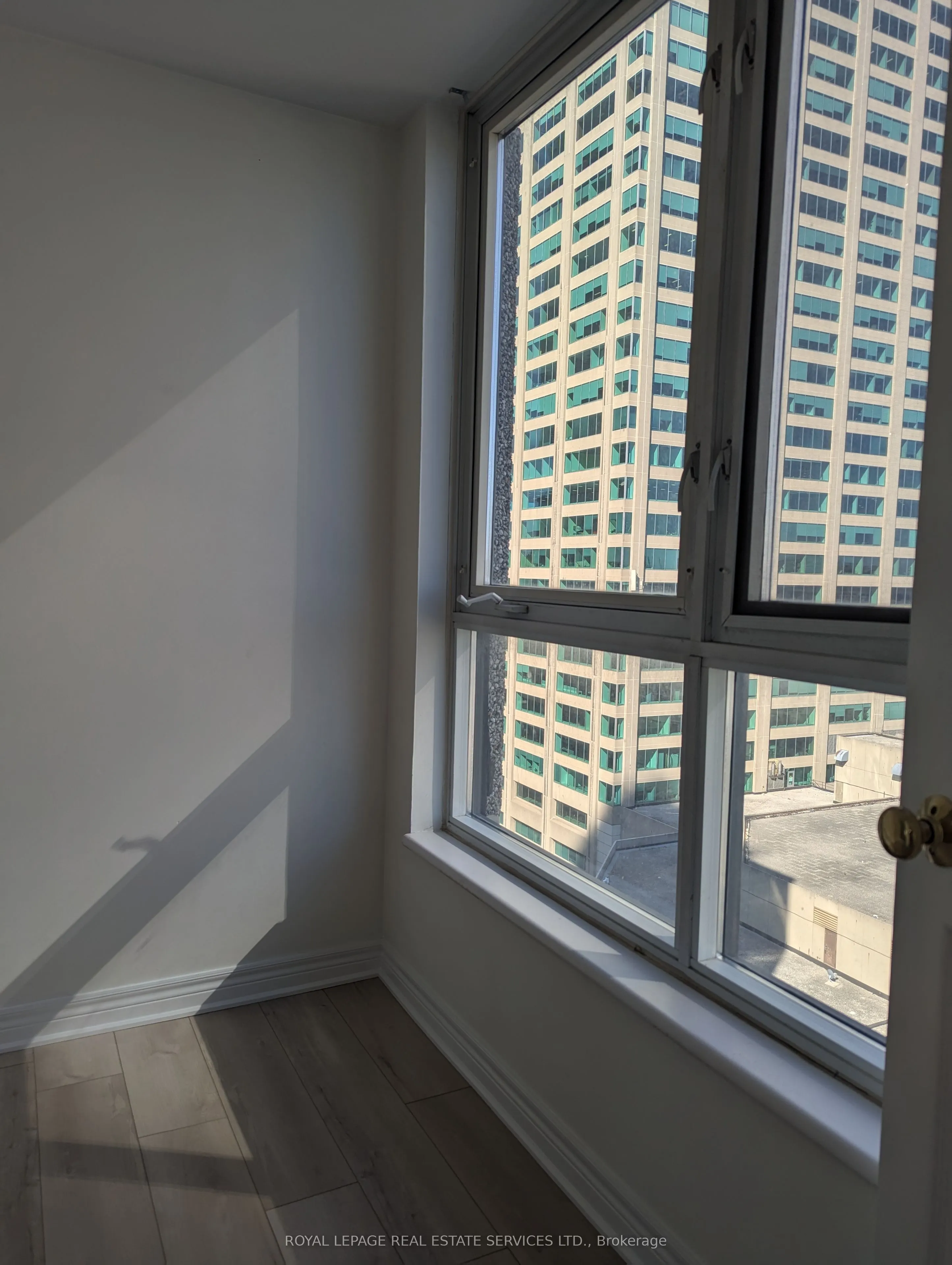 55 Bloor Street E, #2005