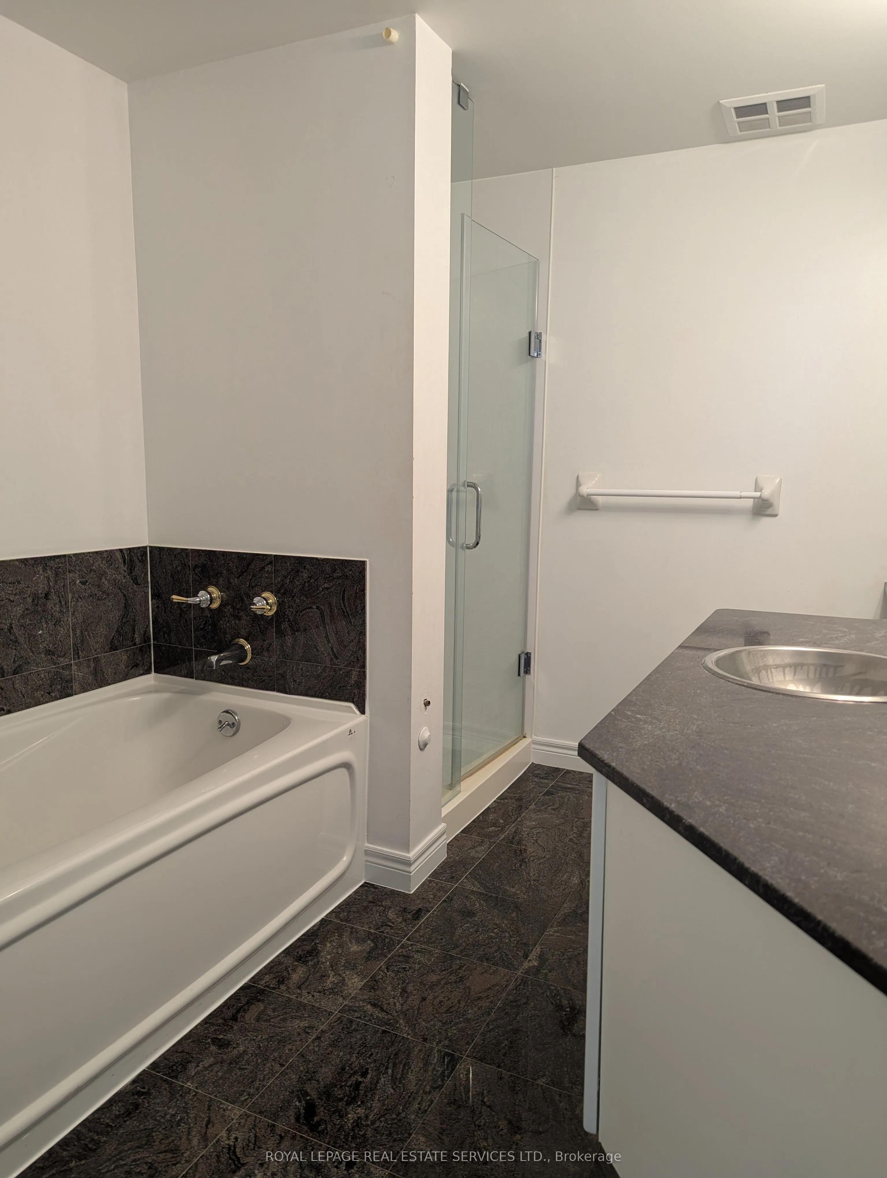 55 Bloor Street E, #2005