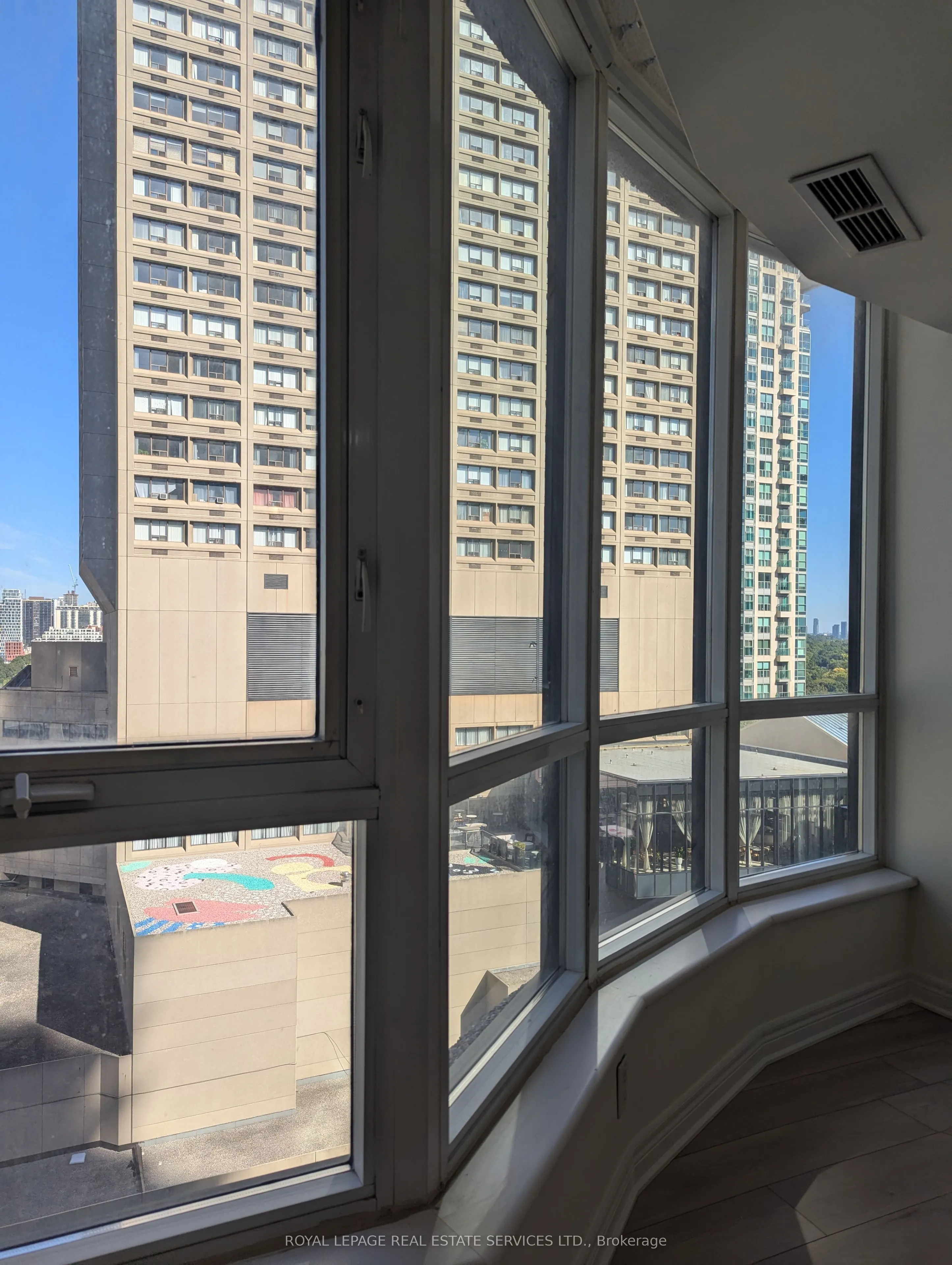 55 Bloor Street E, #2005