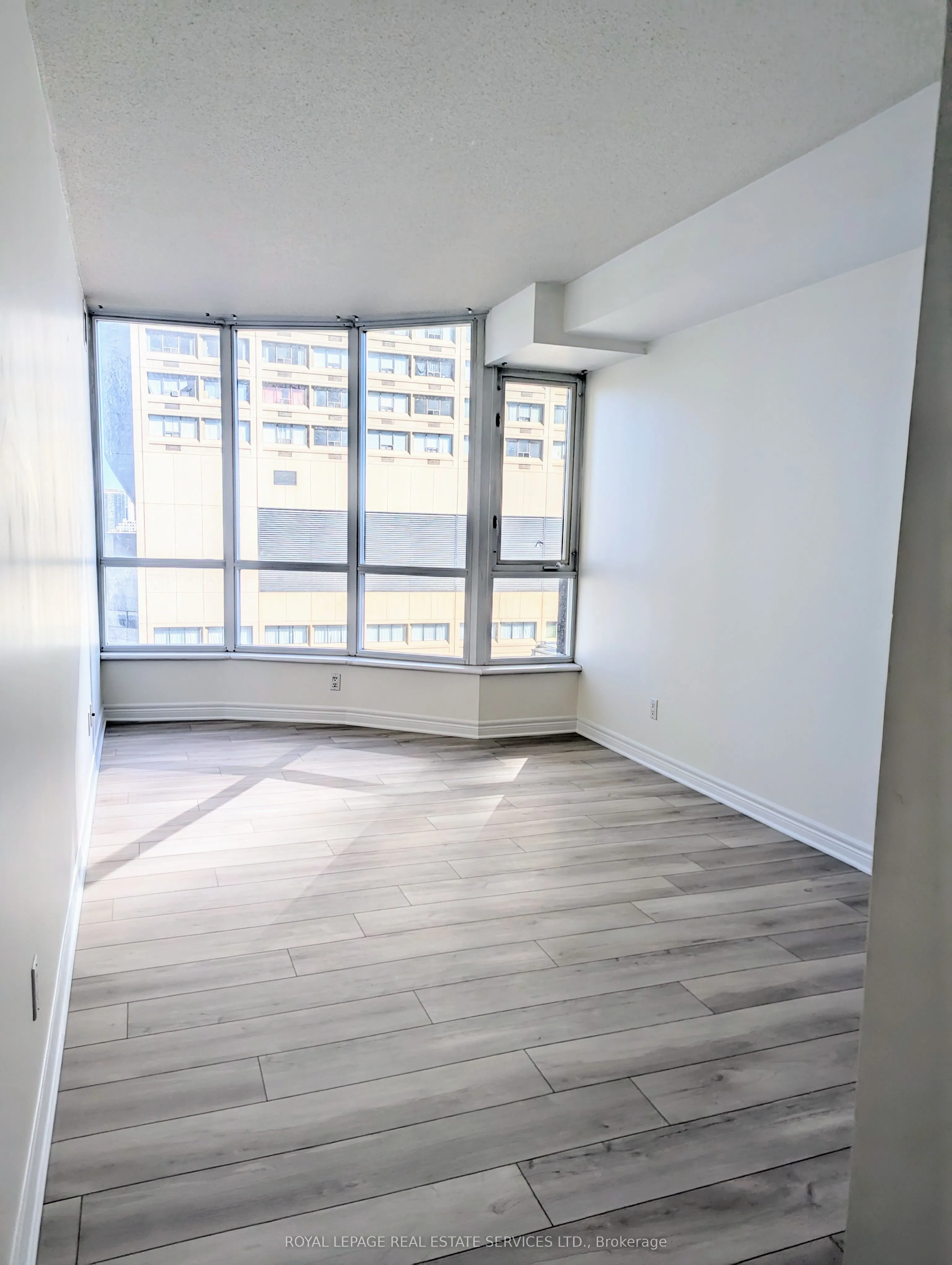 55 Bloor Street E, #2005