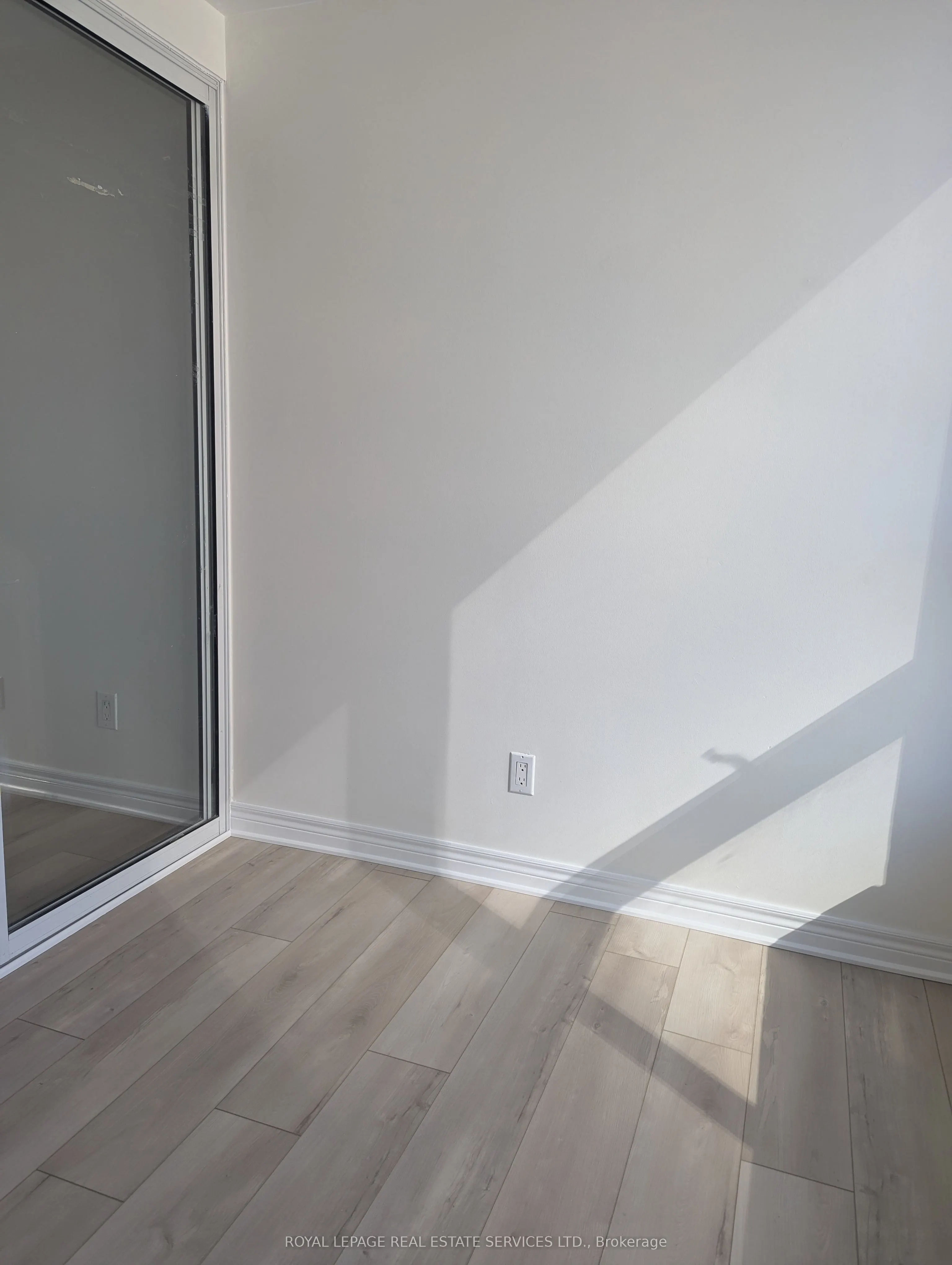 55 Bloor Street E, #2005