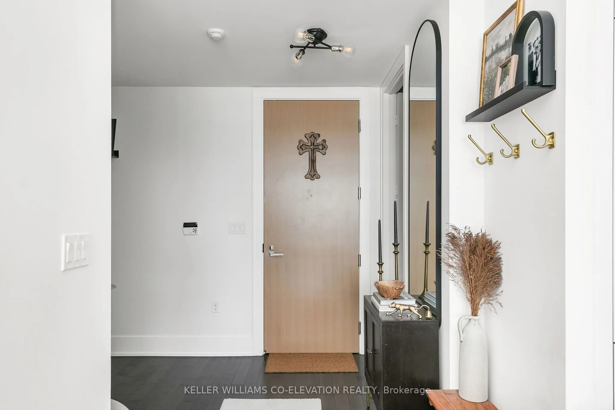 39 Queens Quay E, #835