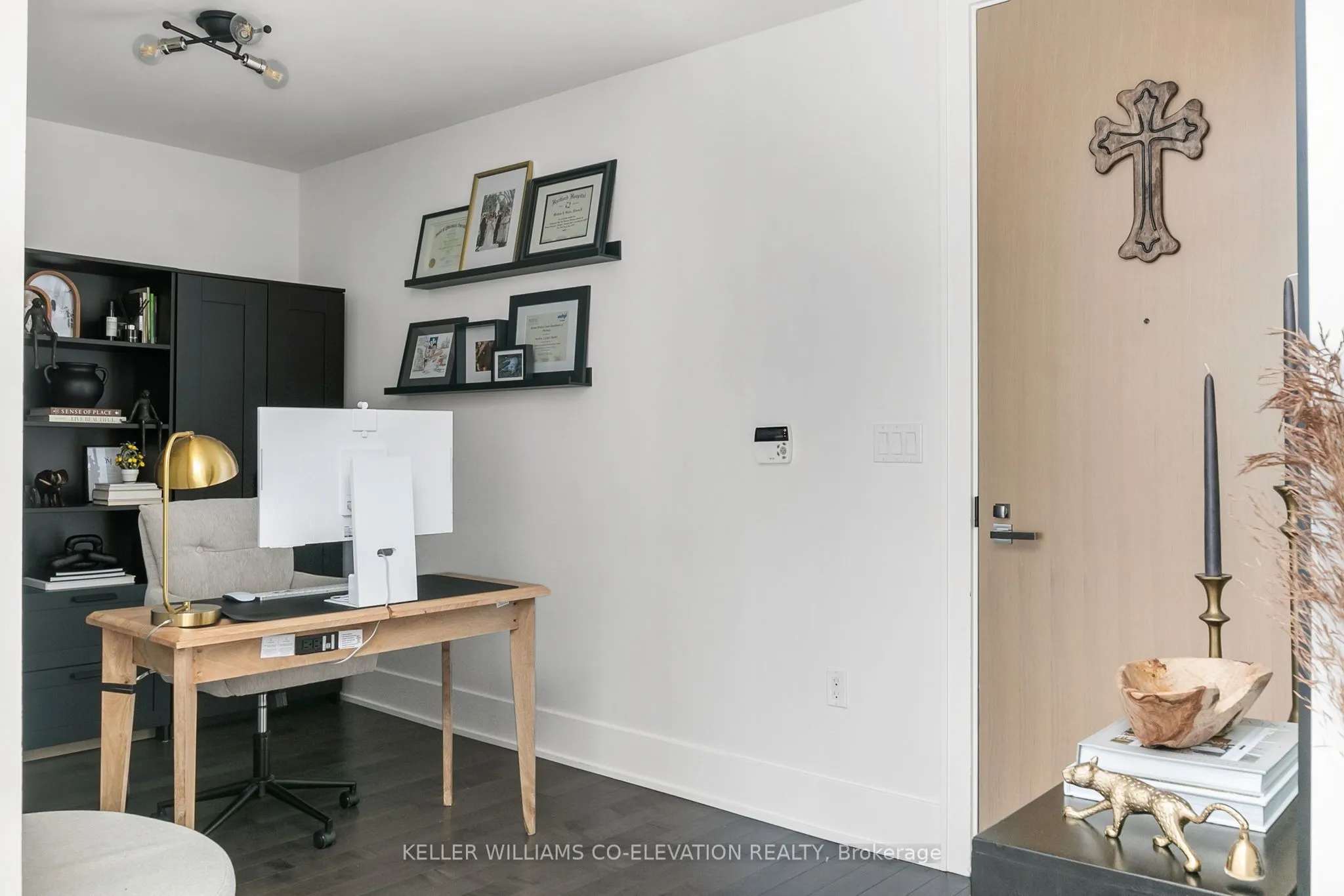 39 Queens Quay E, #835