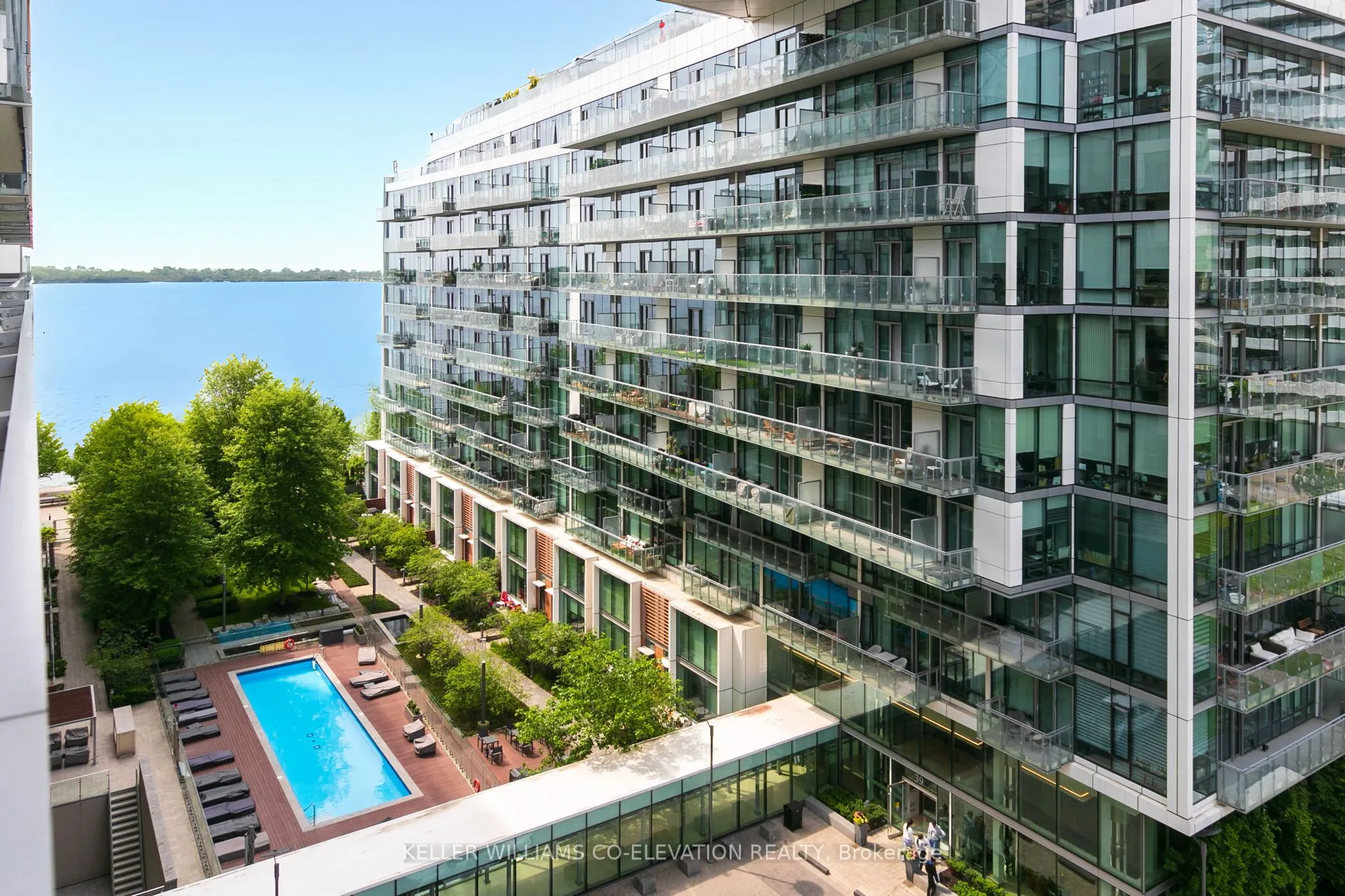 39 Queens Quay E, #835