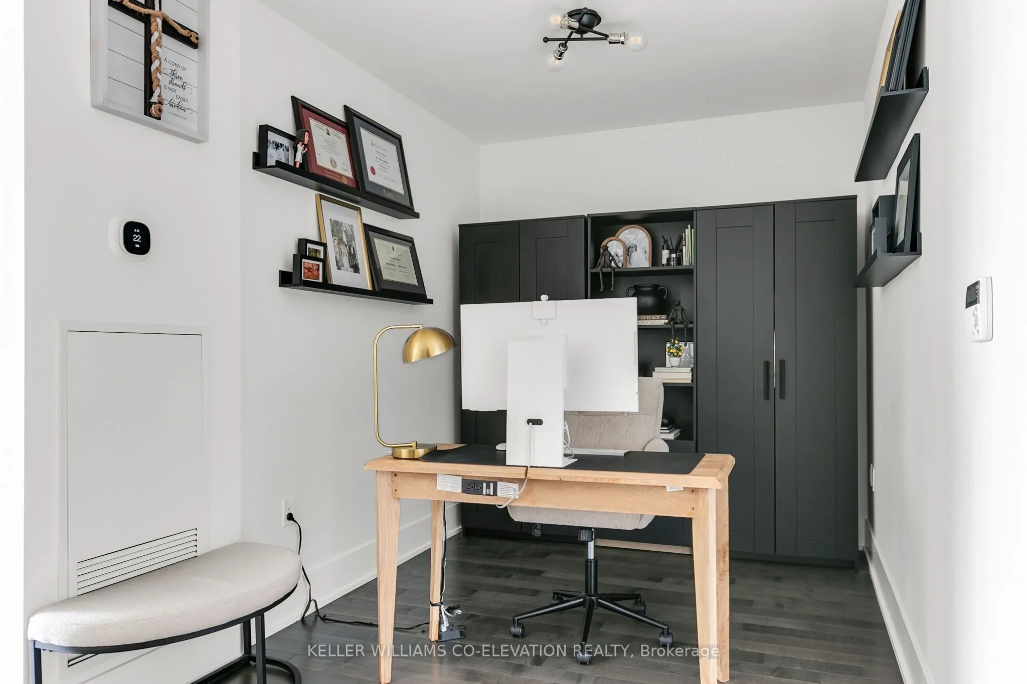 39 Queens Quay E, #835