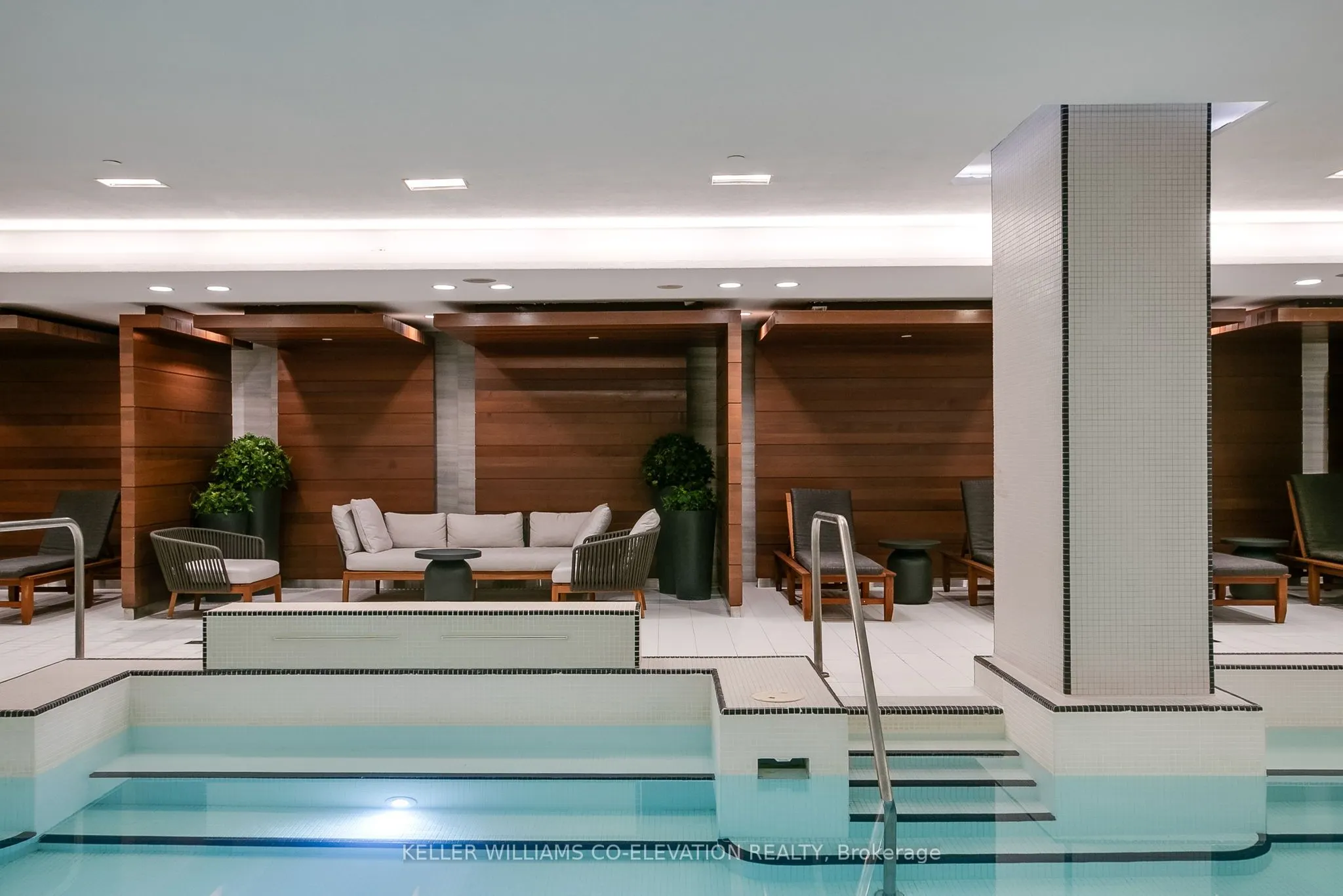 39 Queens Quay E, #835