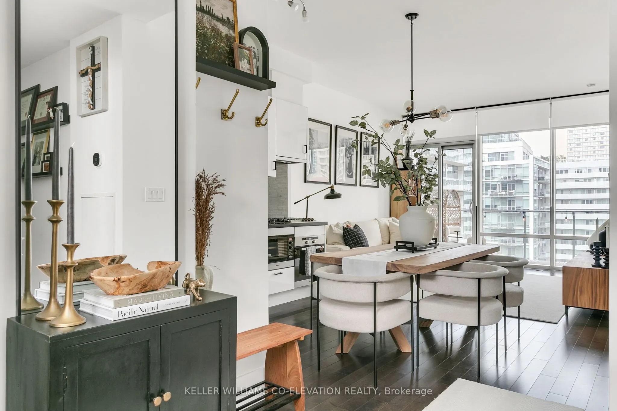 39 Queens Quay E, #835