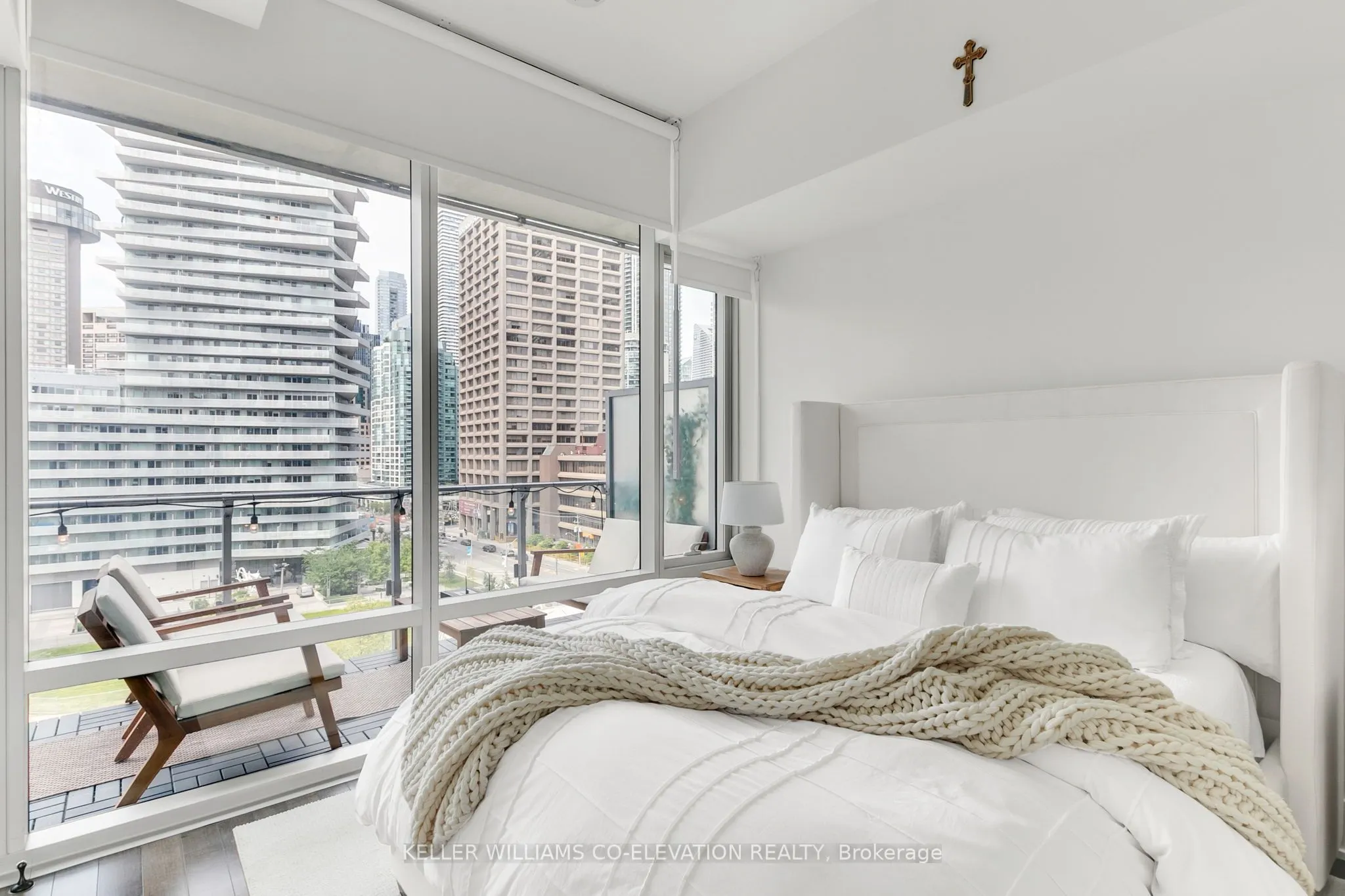 39 Queens Quay E, #835