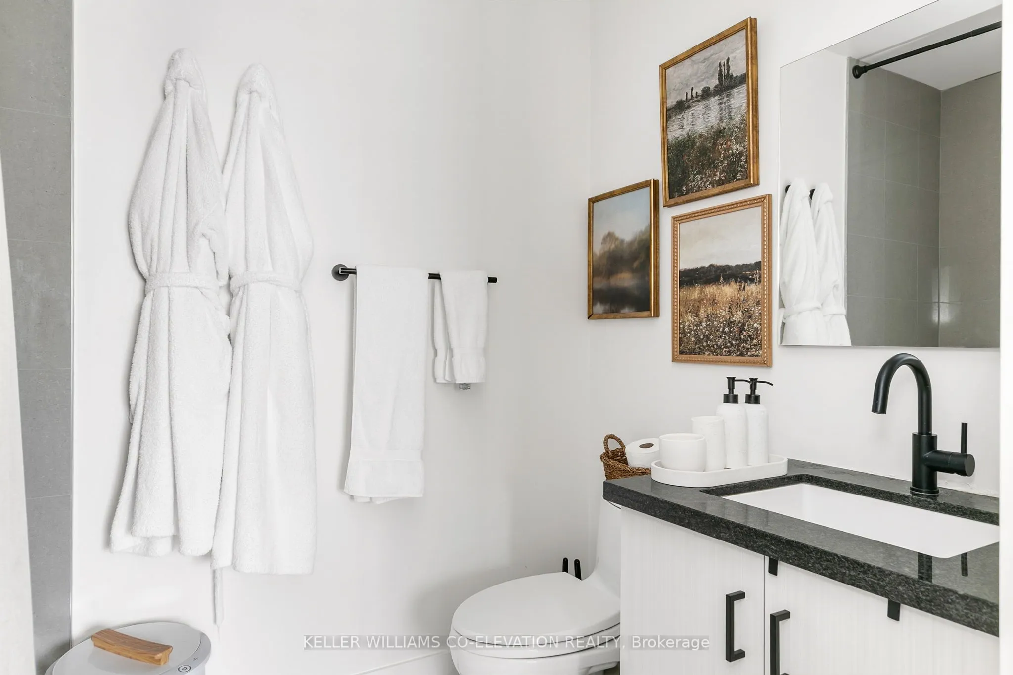 39 Queens Quay E, #835