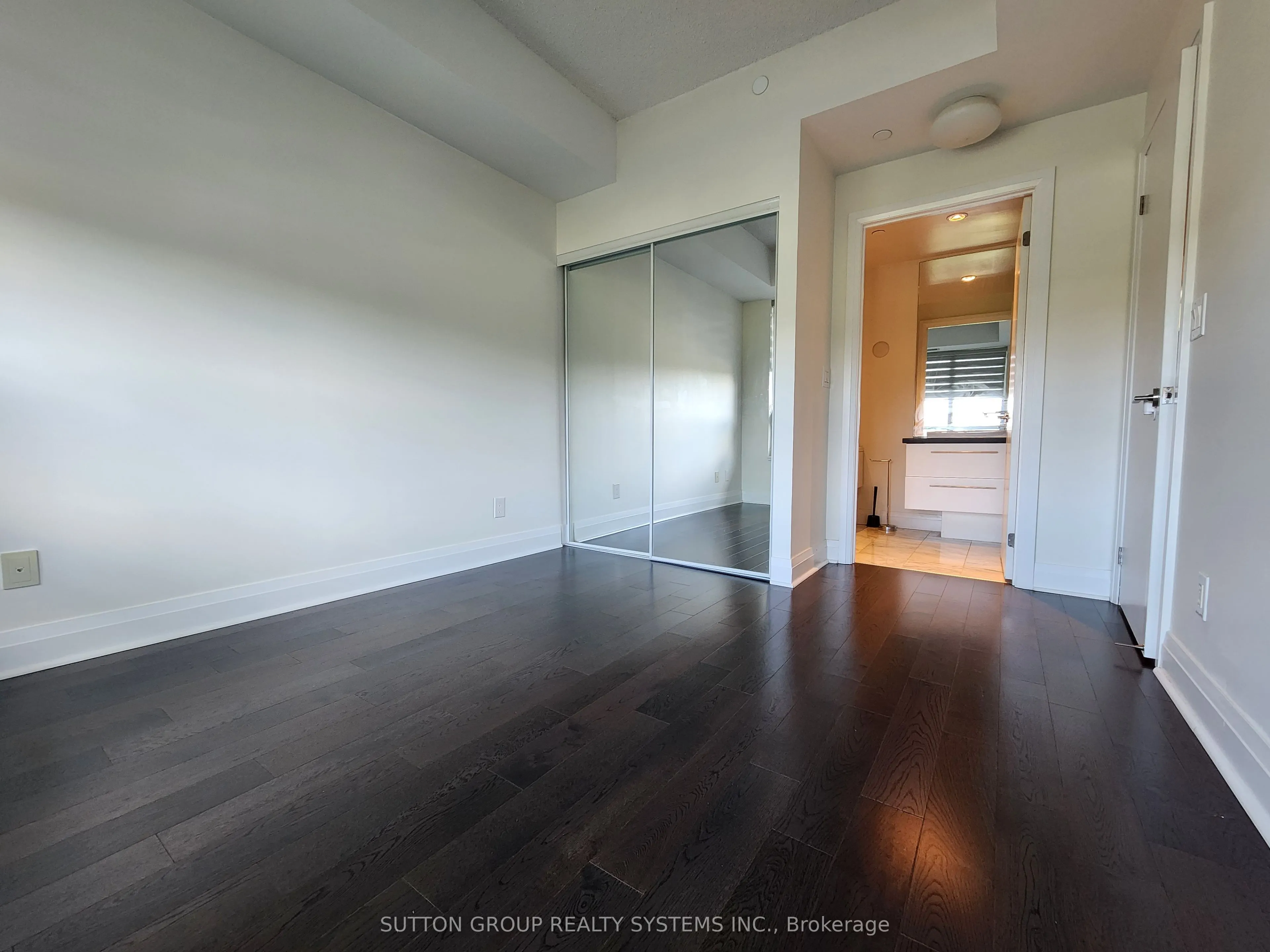 399 Spring Garden Avenue, #215