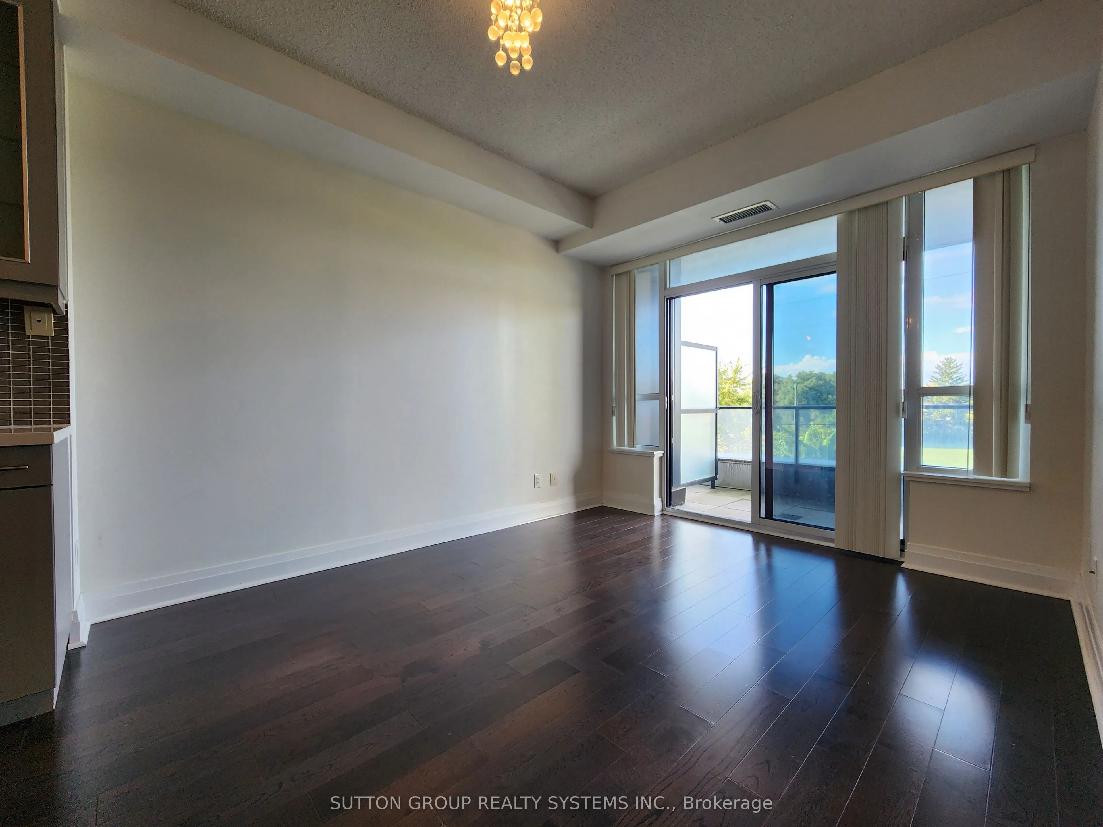 399 Spring Garden Avenue, #215