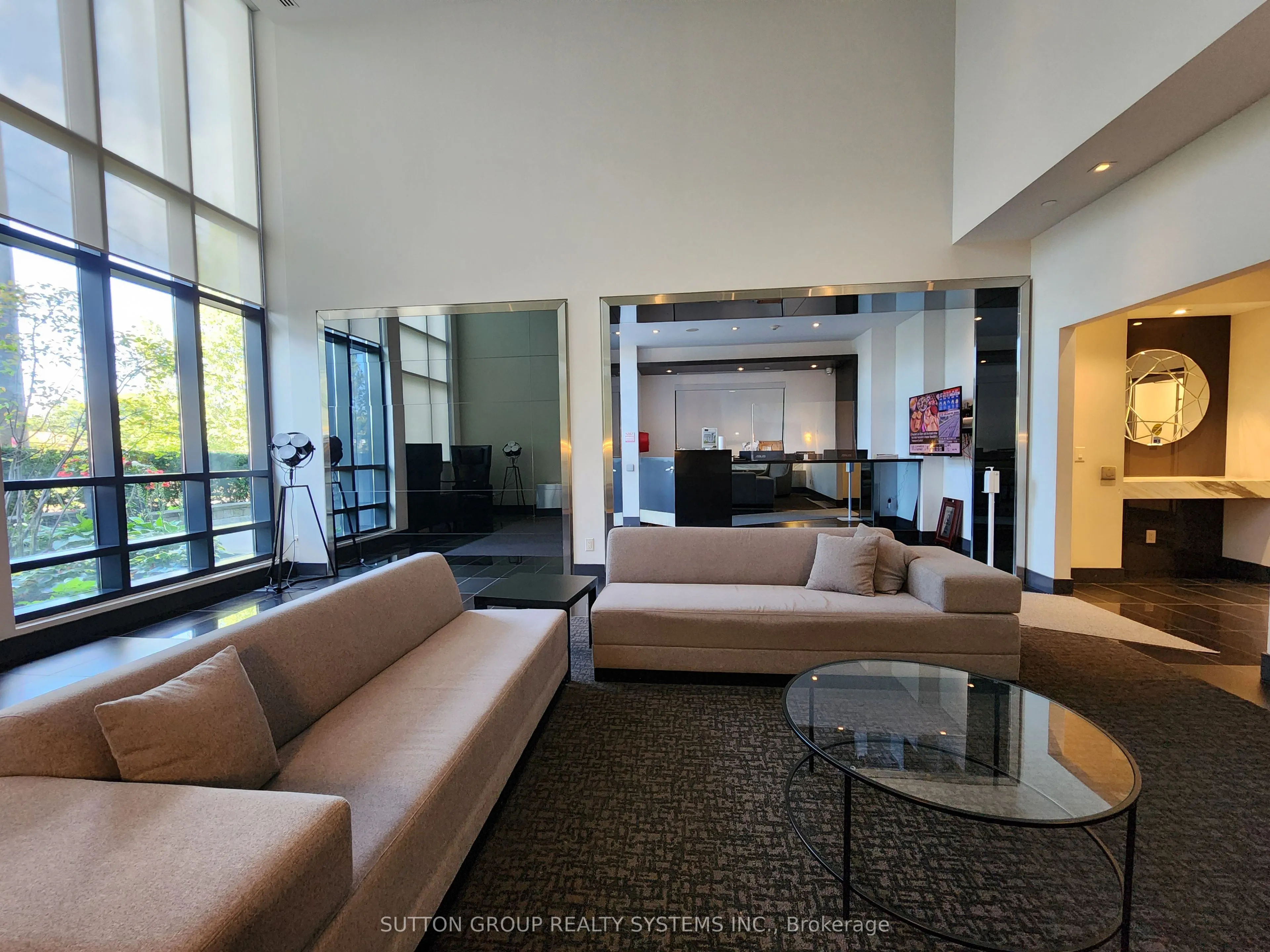 399 Spring Garden Avenue, #215