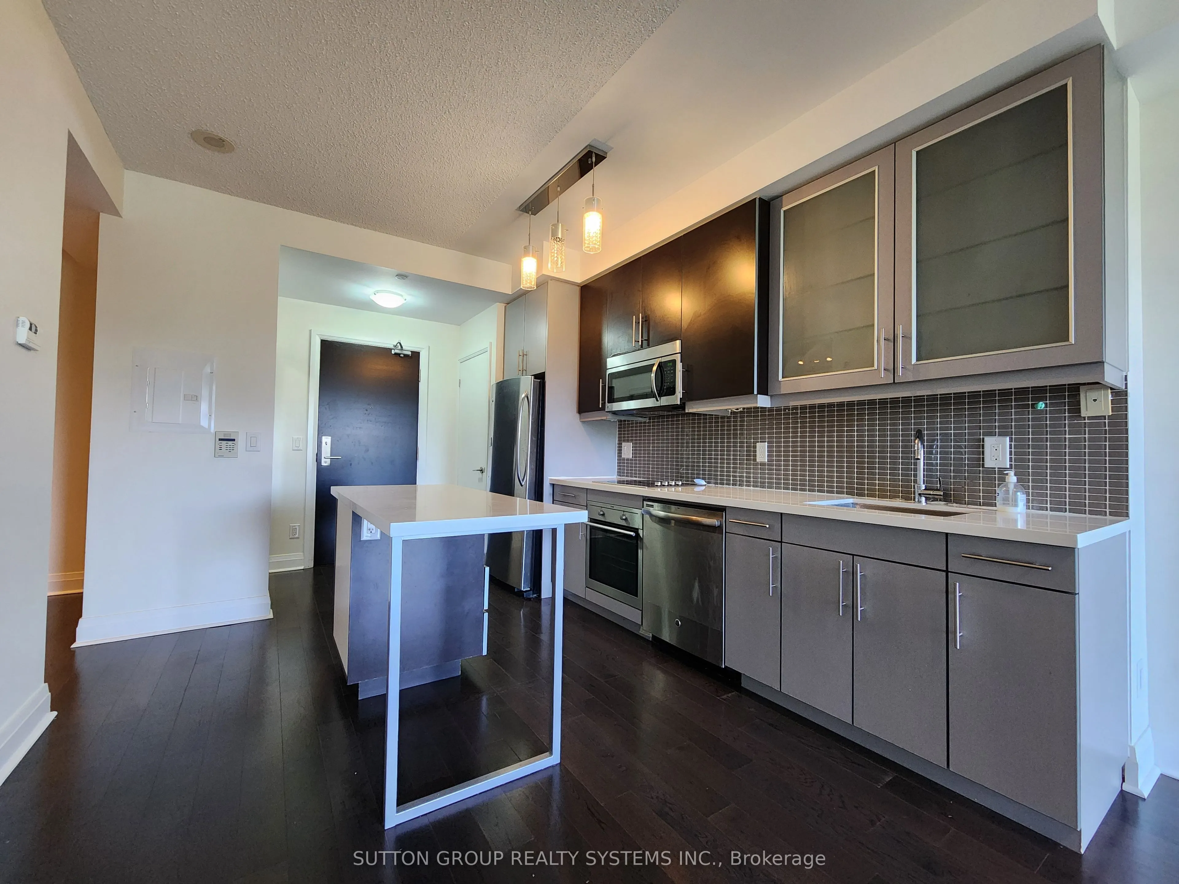 399 Spring Garden Avenue, #215