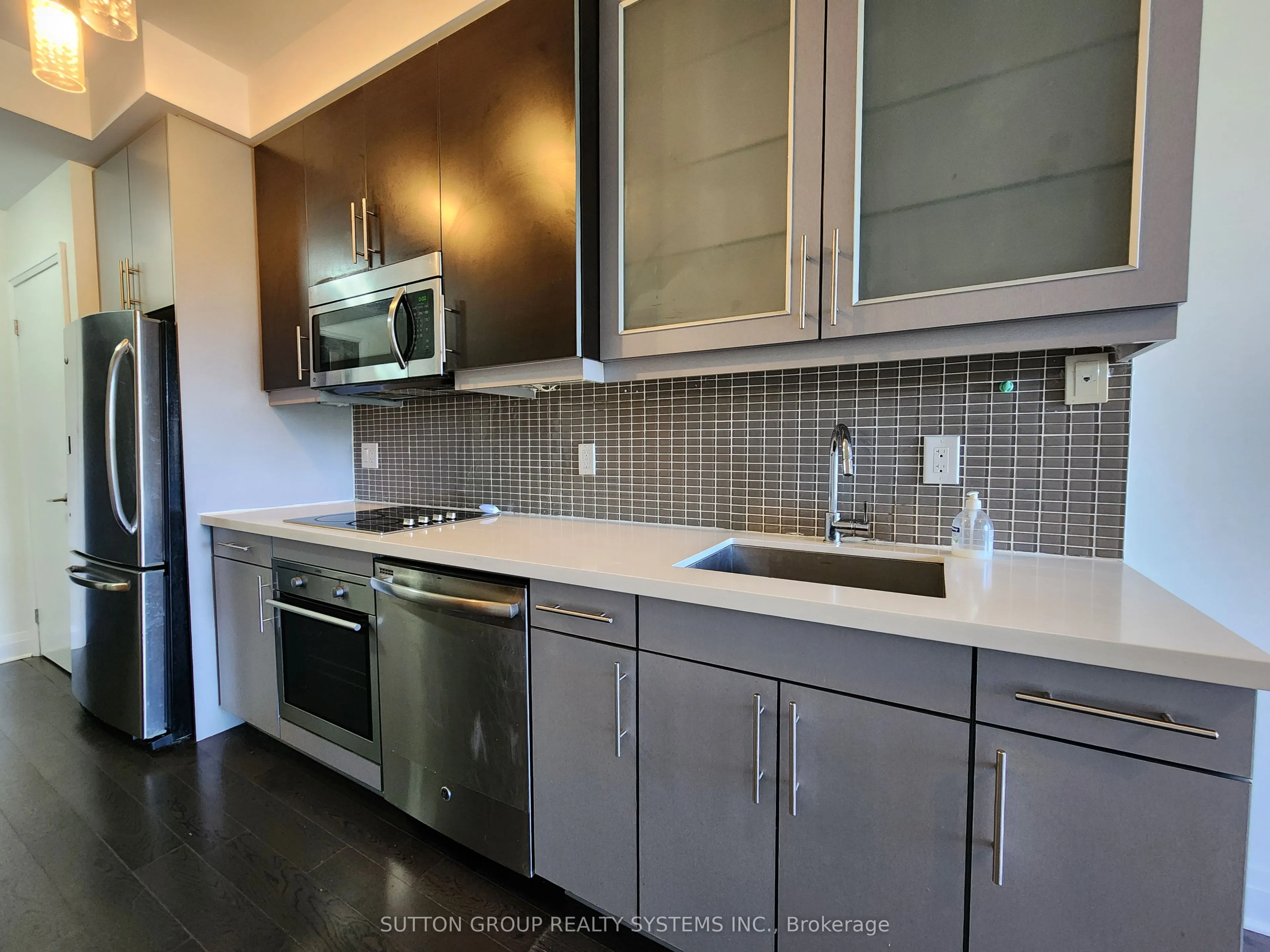 399 Spring Garden Avenue, #215