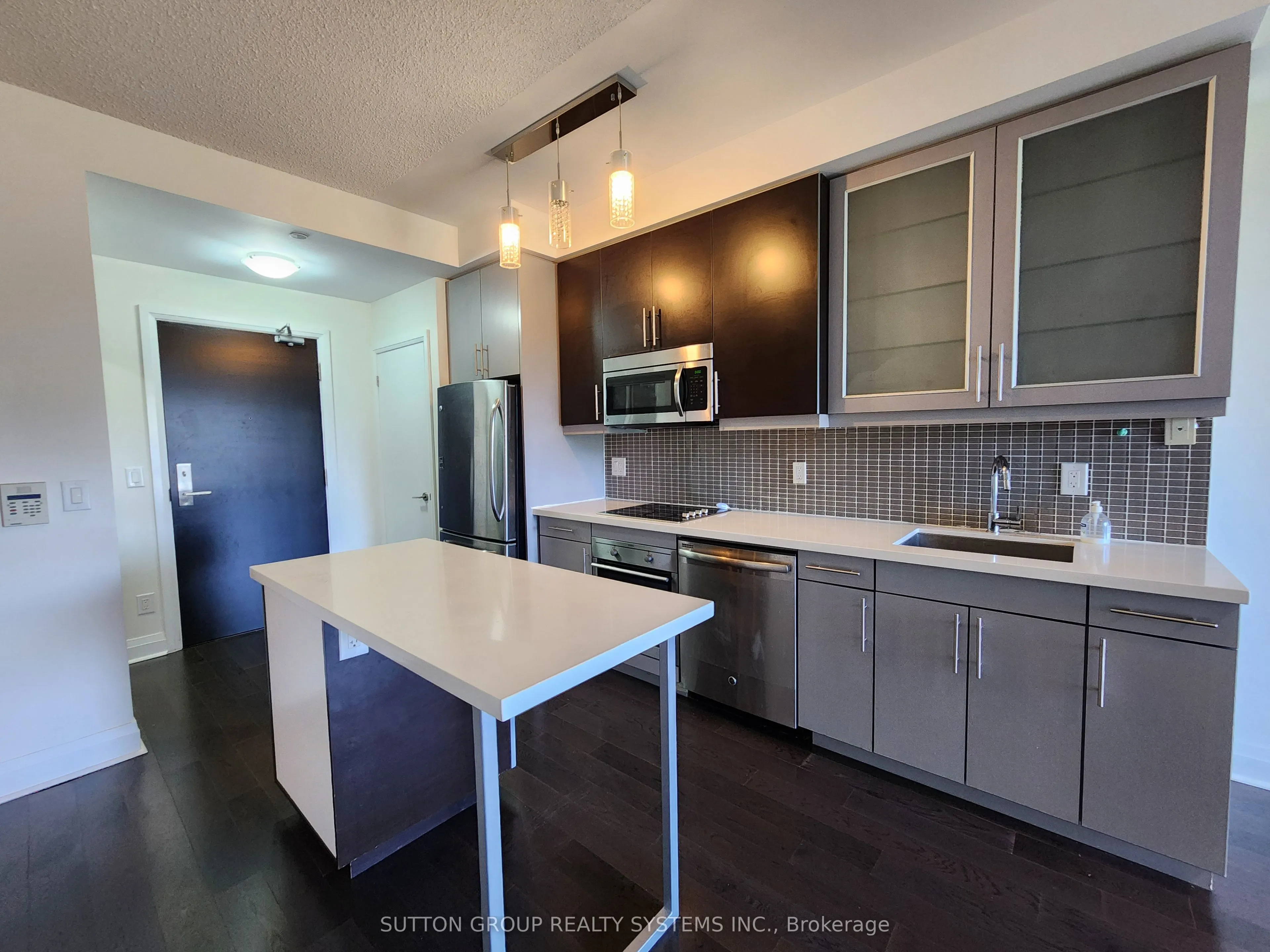 399 Spring Garden Avenue, #215