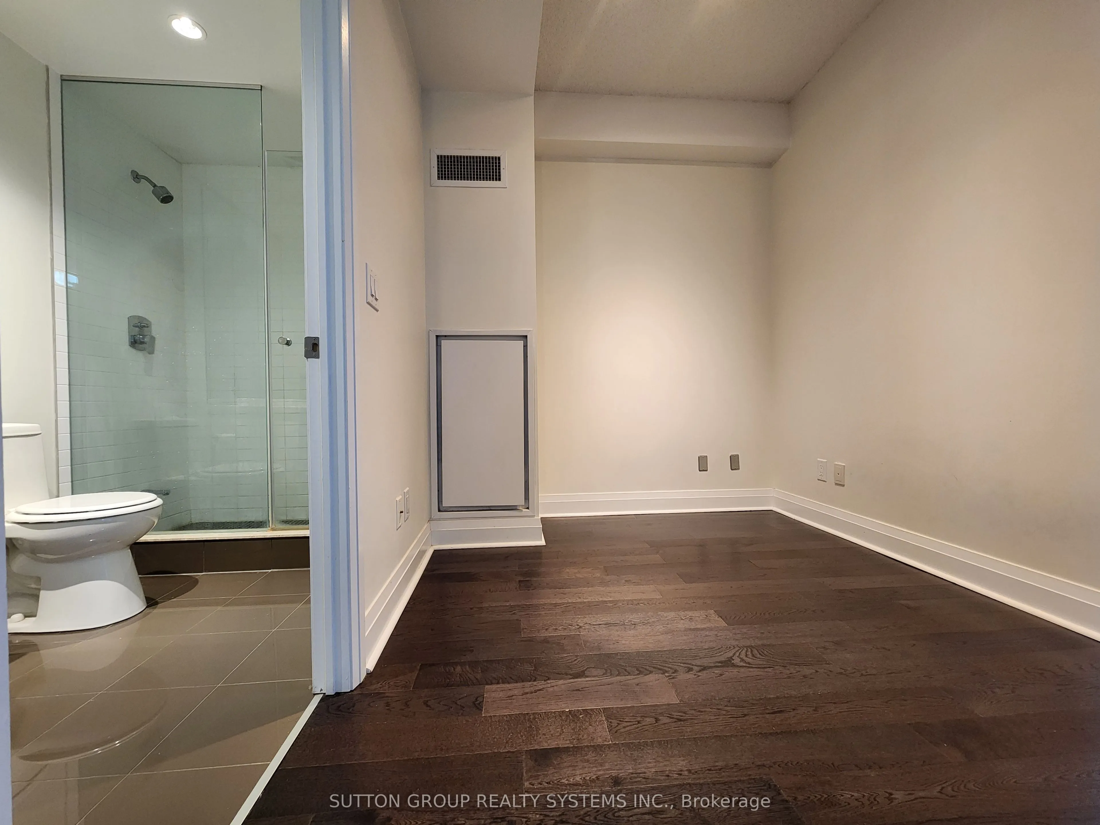 399 Spring Garden Avenue, #215