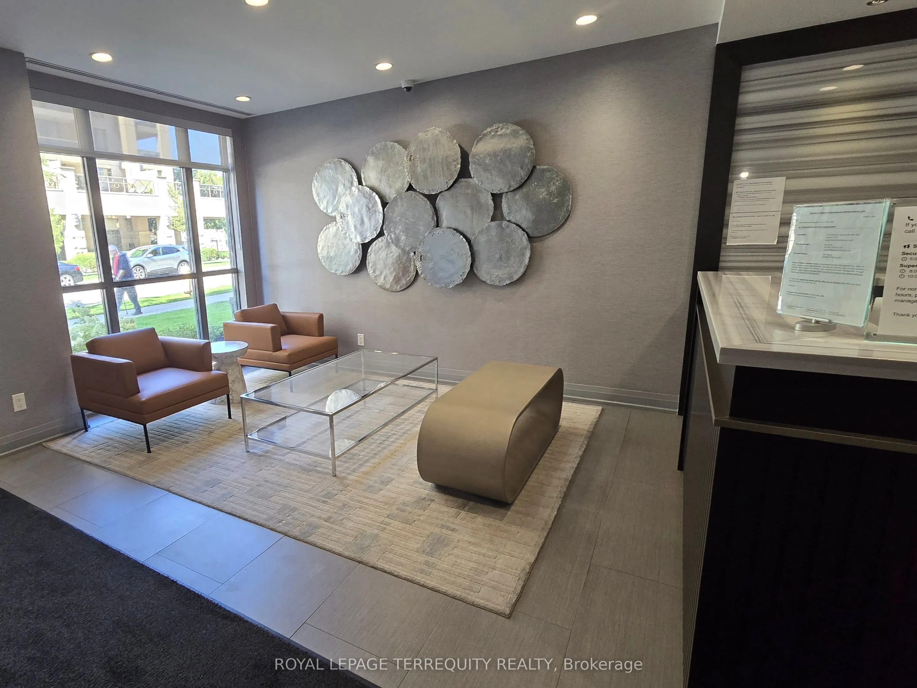 17 Kenaston Gardens, #601