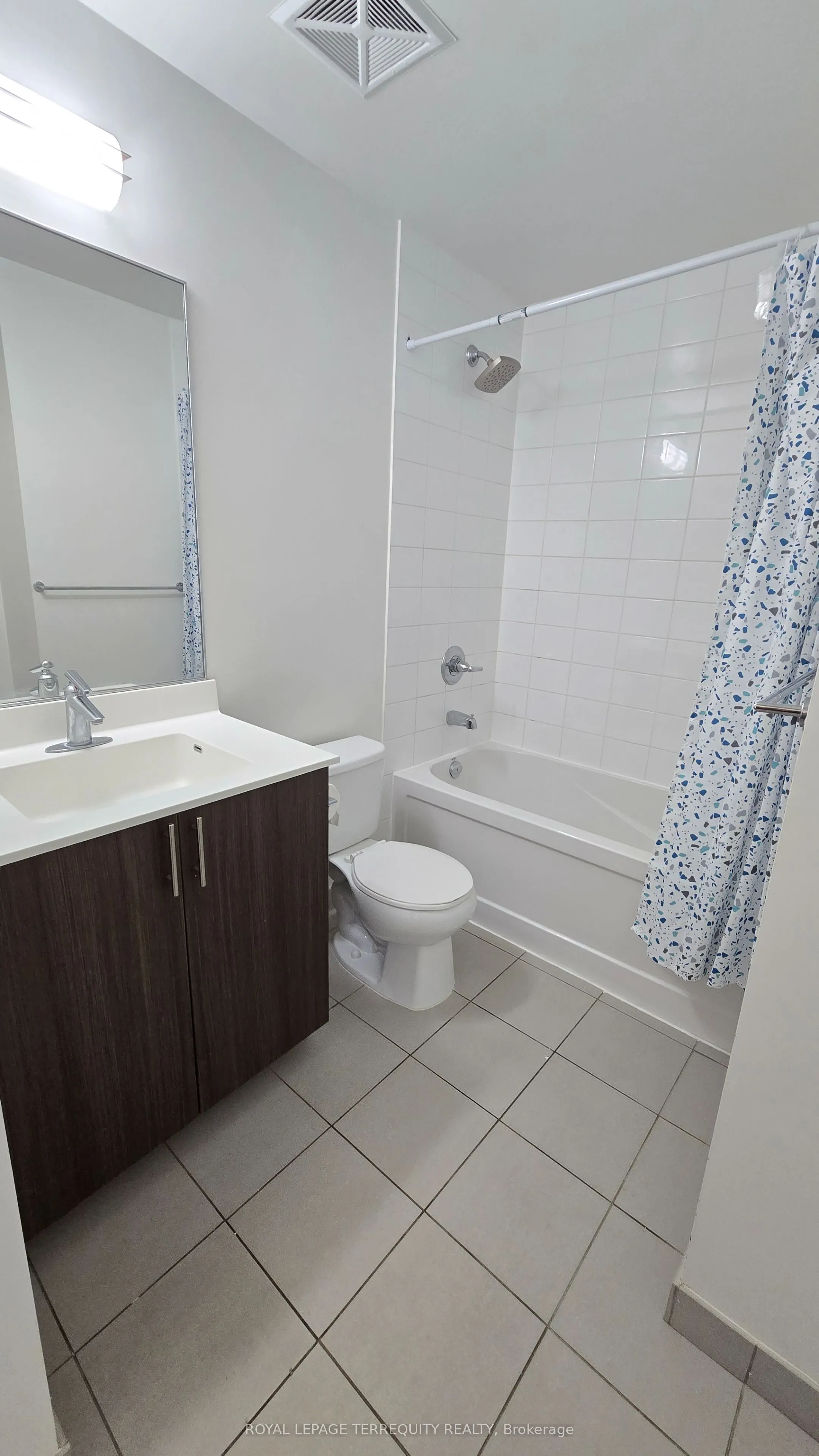 17 Kenaston Gardens, #601
