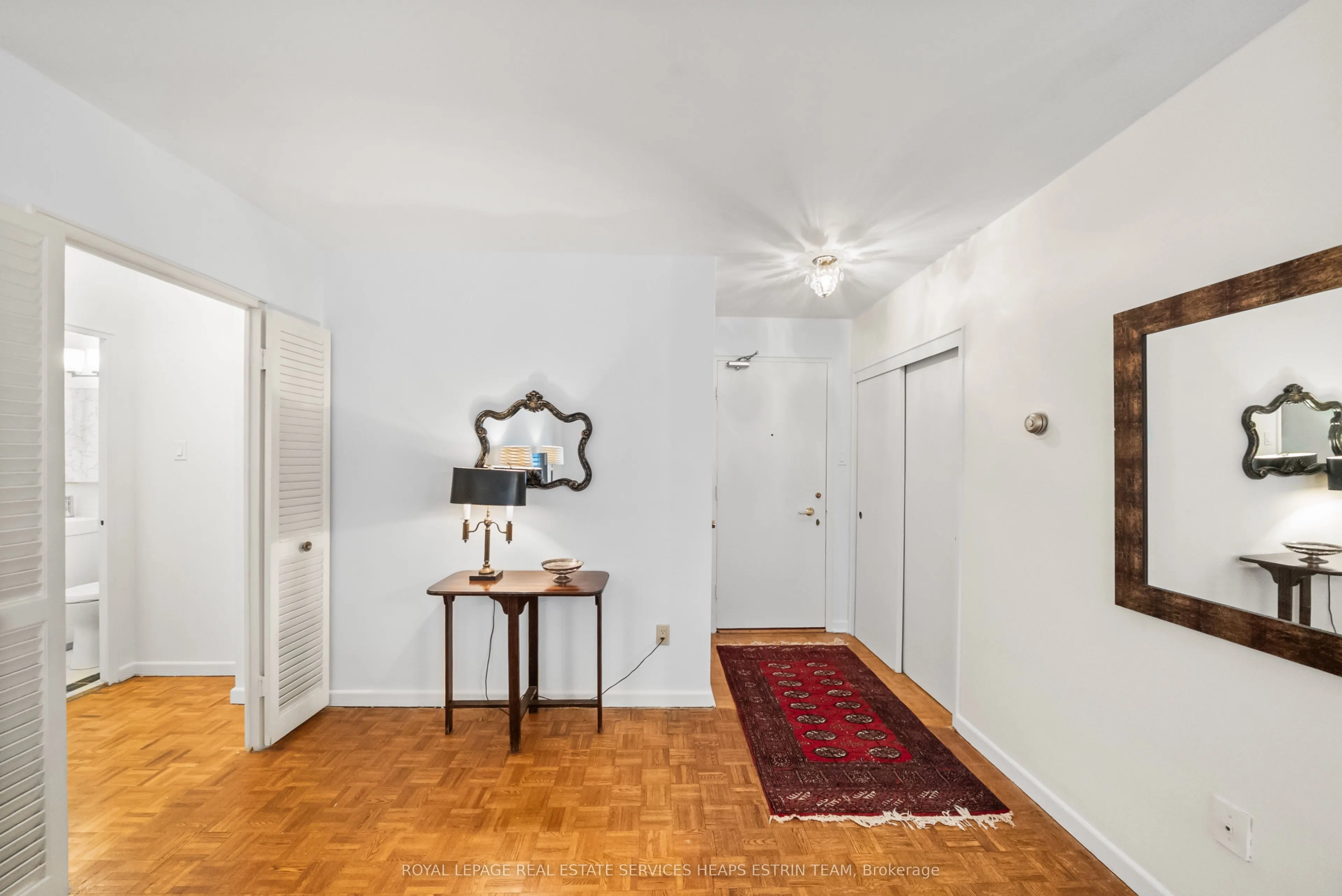 581 Avenue Road, #204