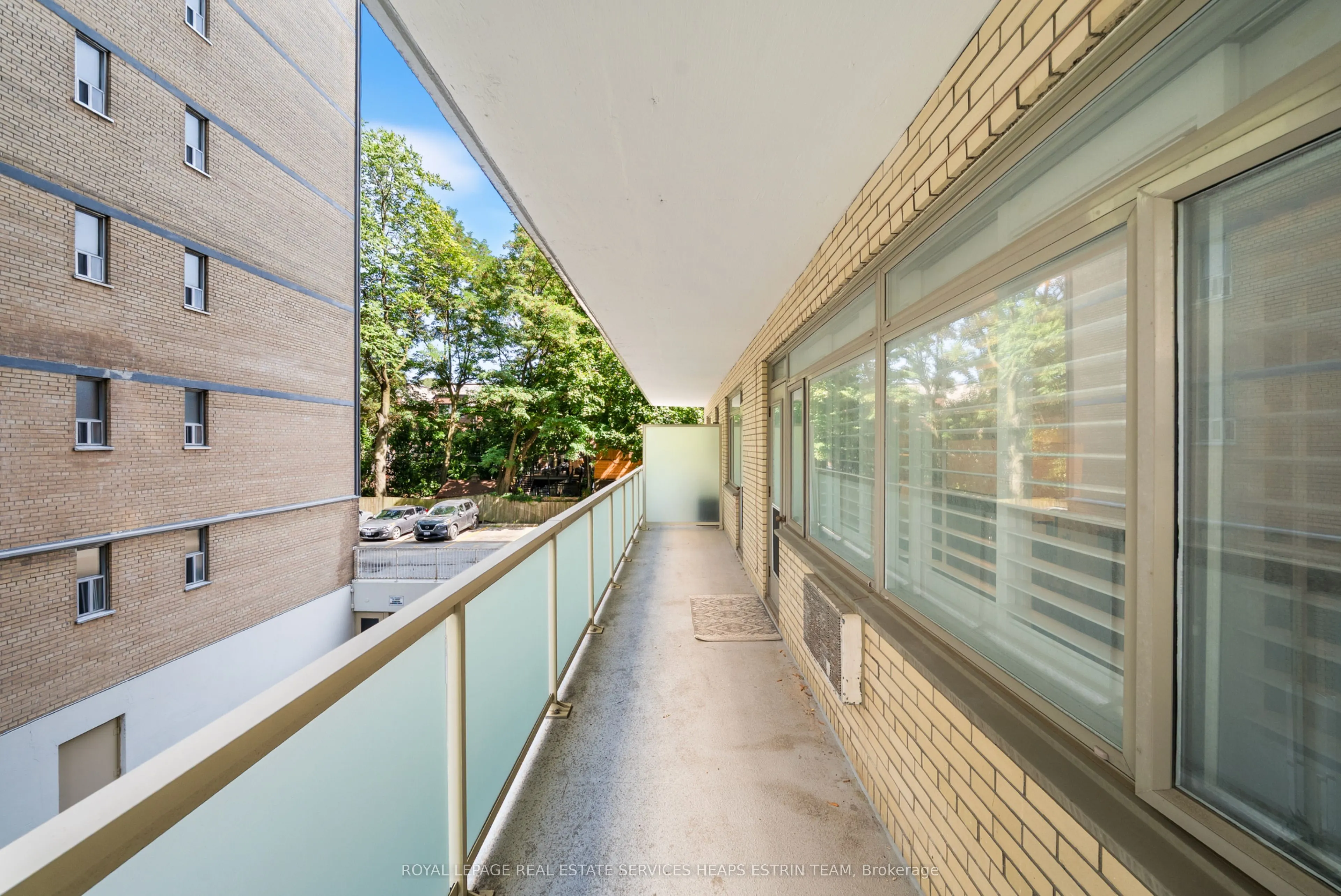 581 Avenue Road, #204