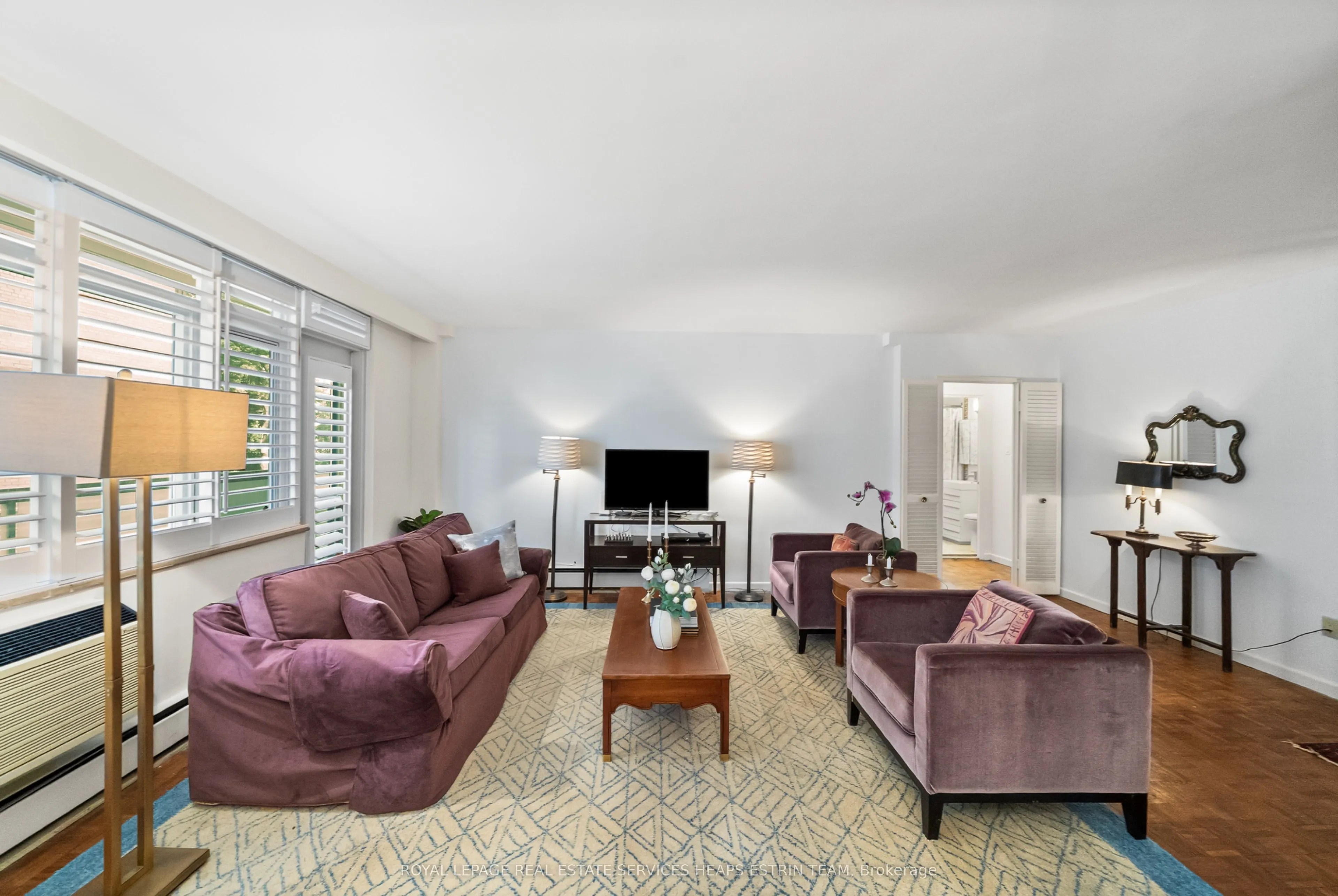 581 Avenue Road, #204