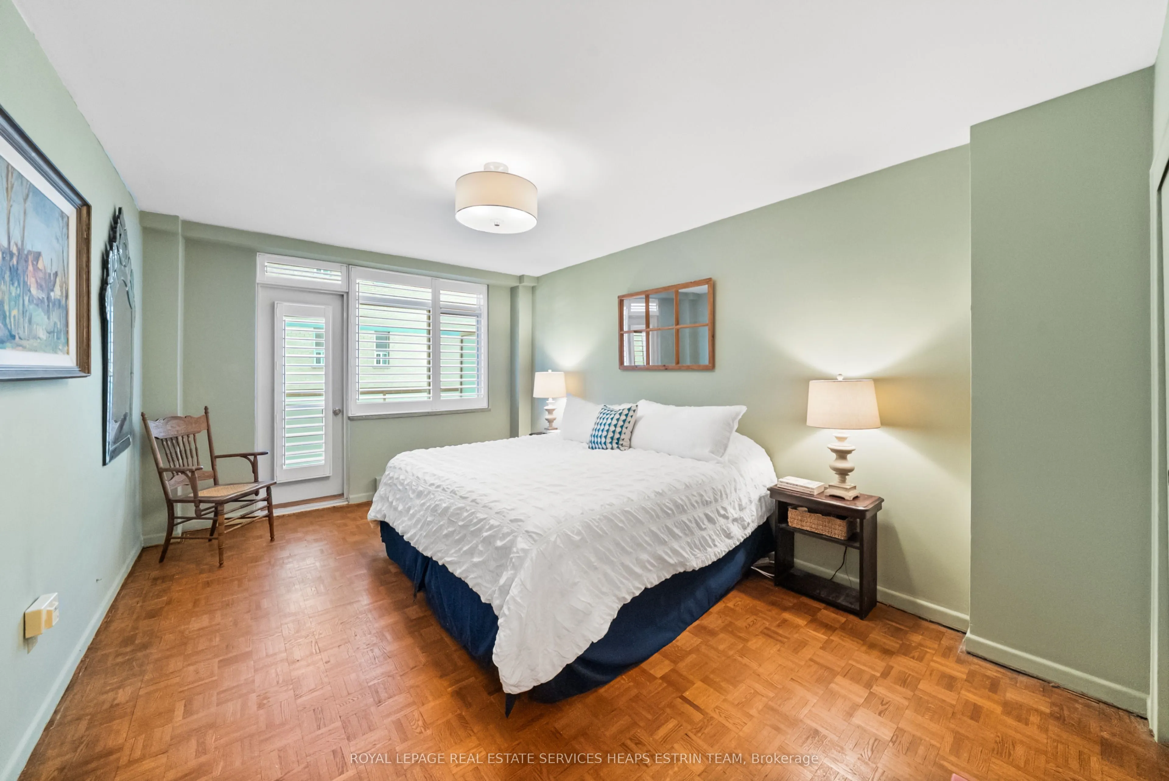 581 Avenue Road, #204
