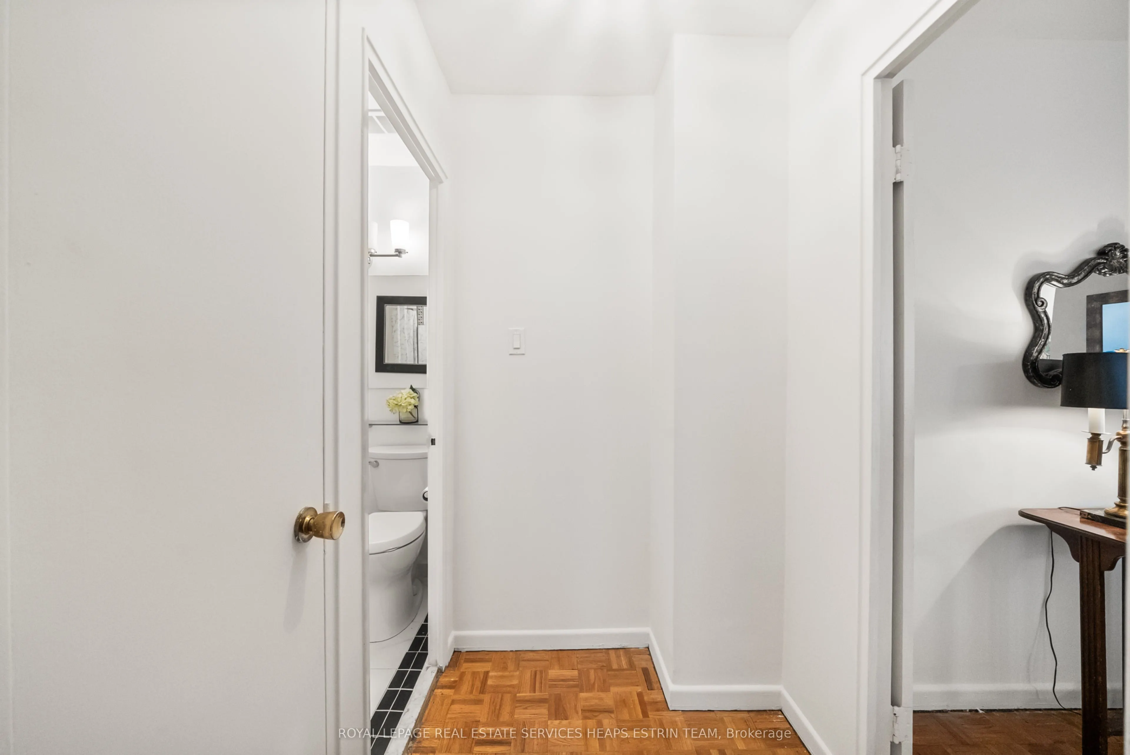 581 Avenue Road, #204