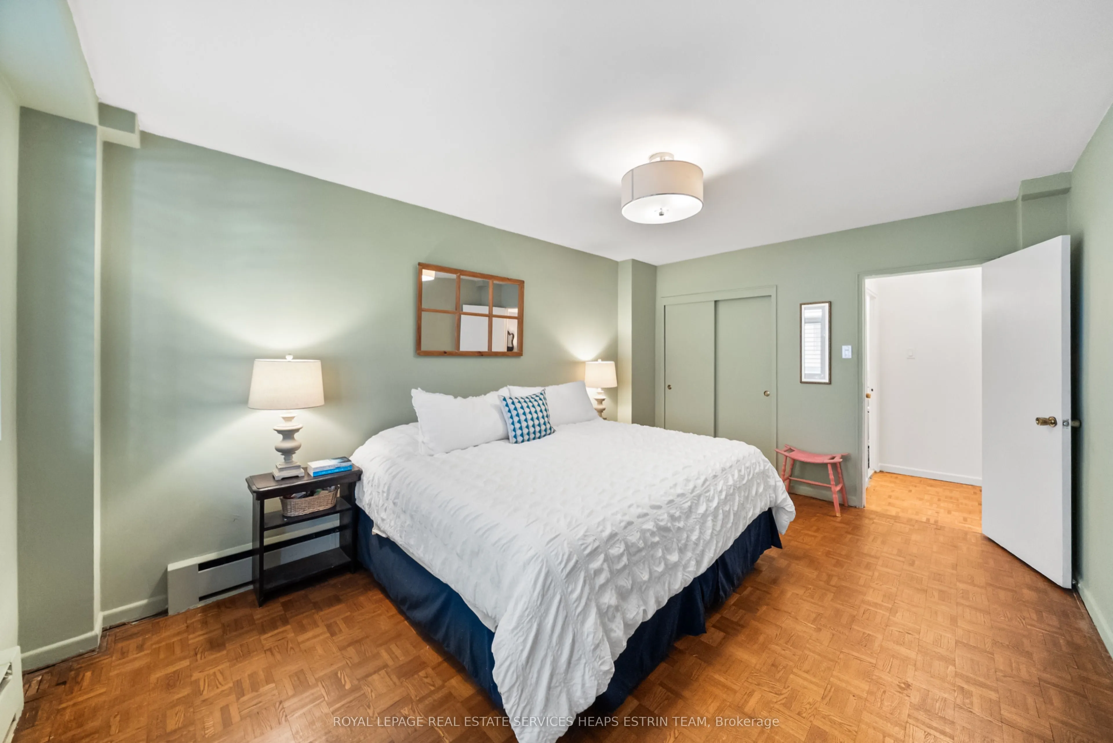 581 Avenue Road, #204