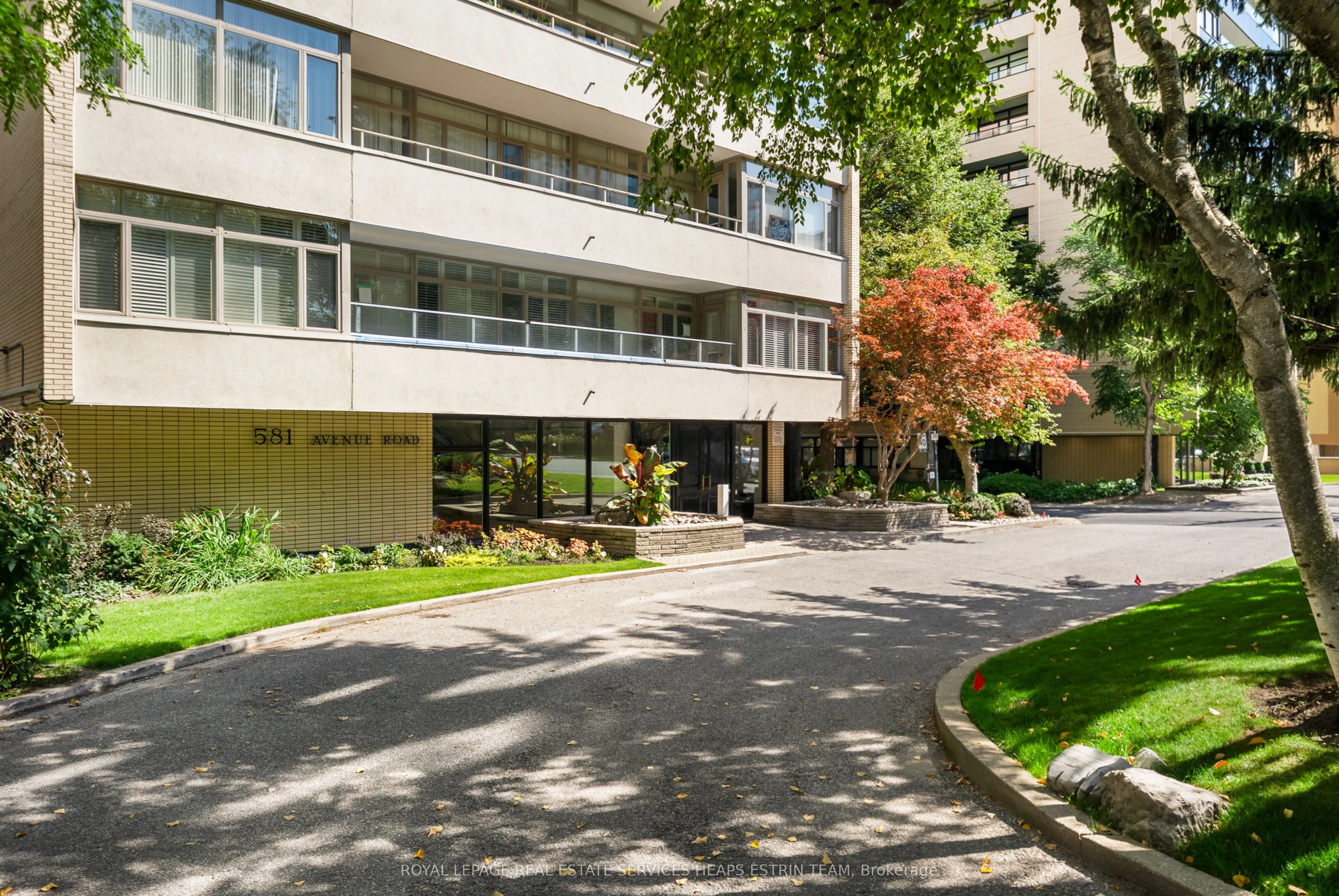 581 Avenue Road, #204
