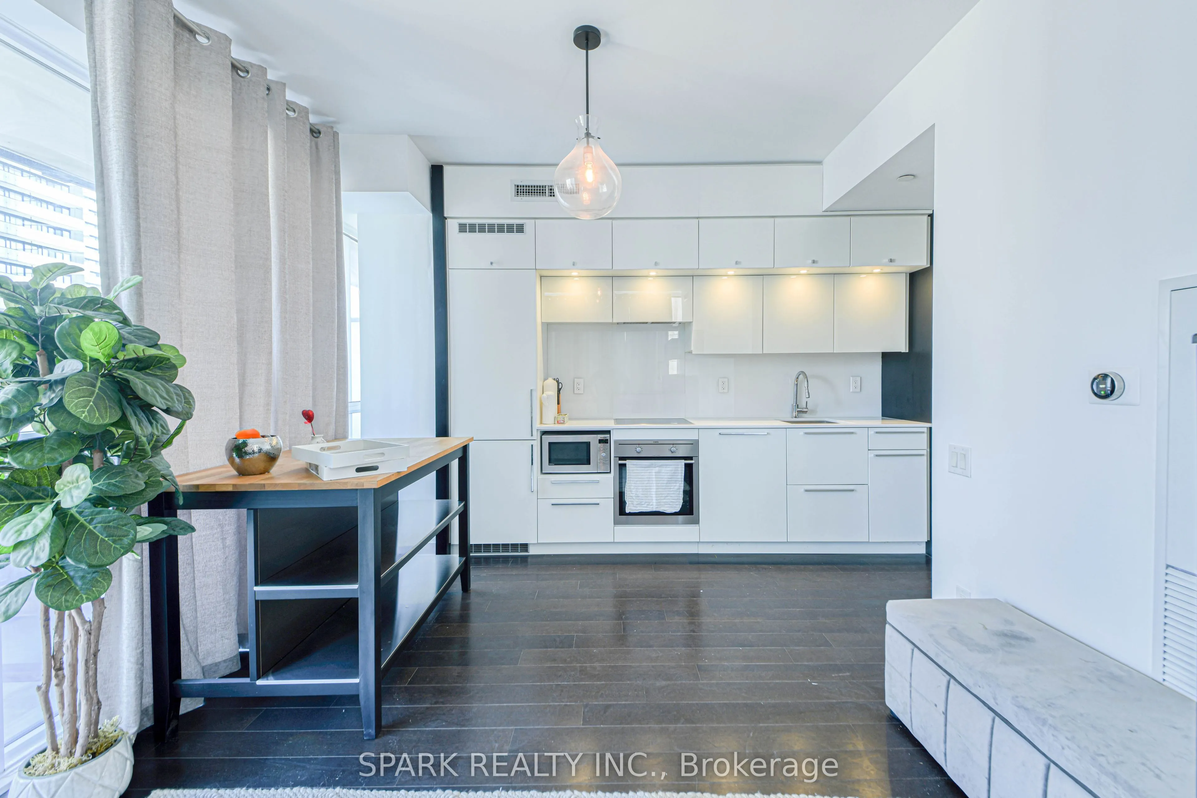 15 Grenville Street, #2405