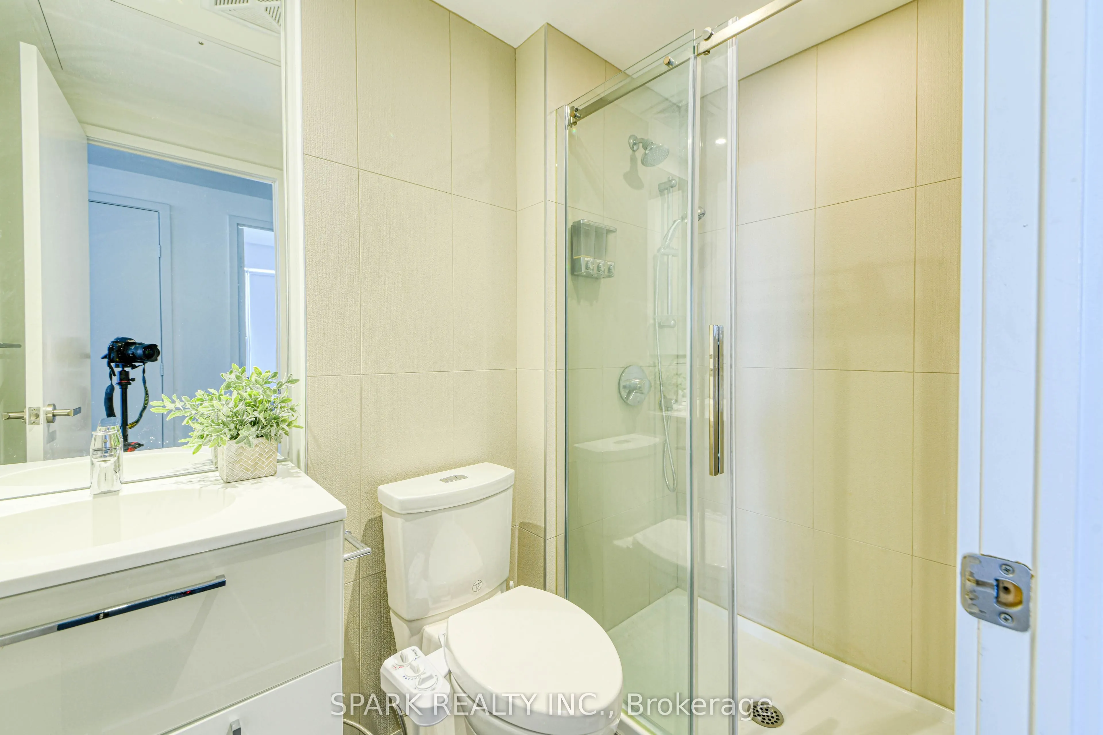 15 Grenville Street, #2405