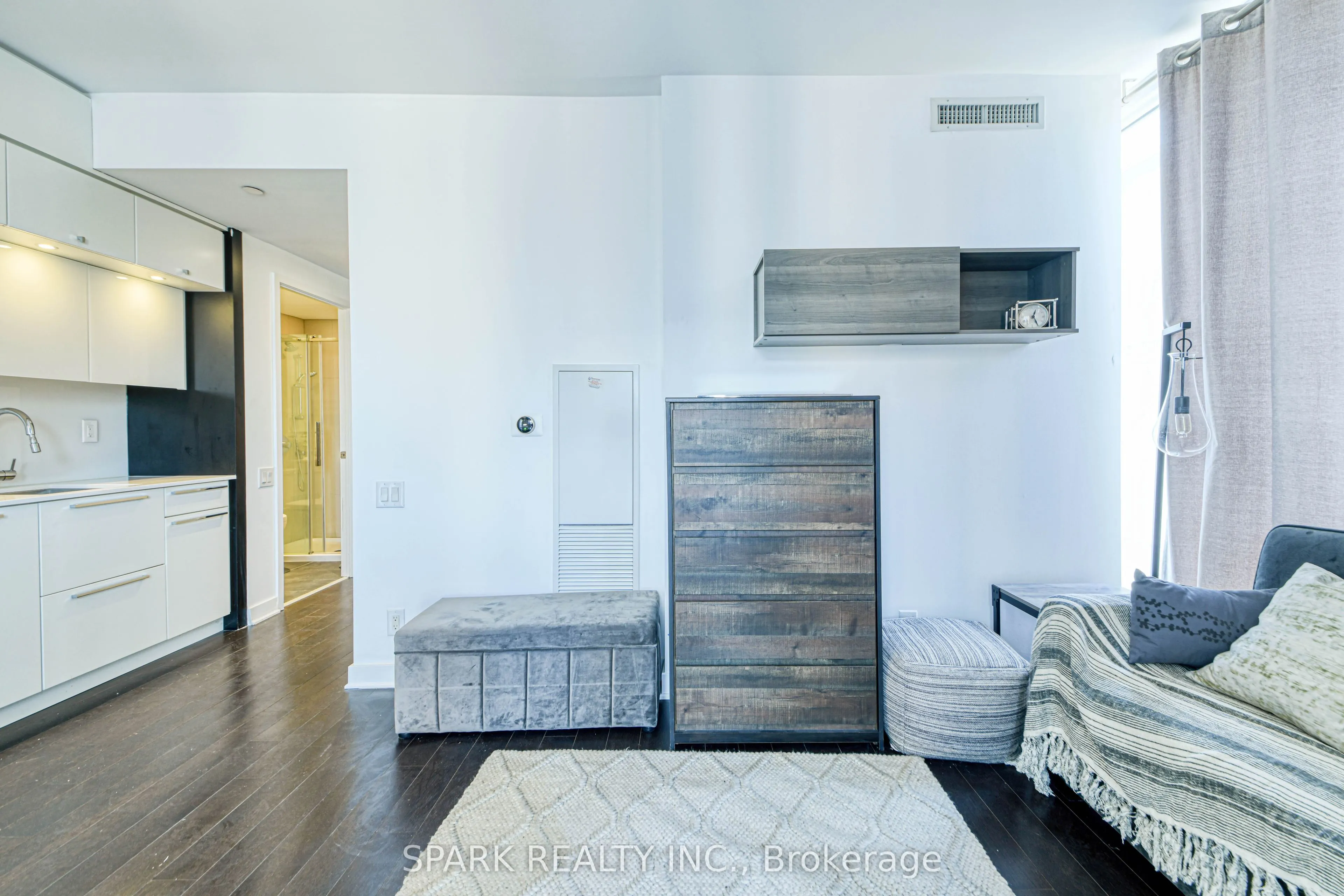 15 Grenville Street, #2405