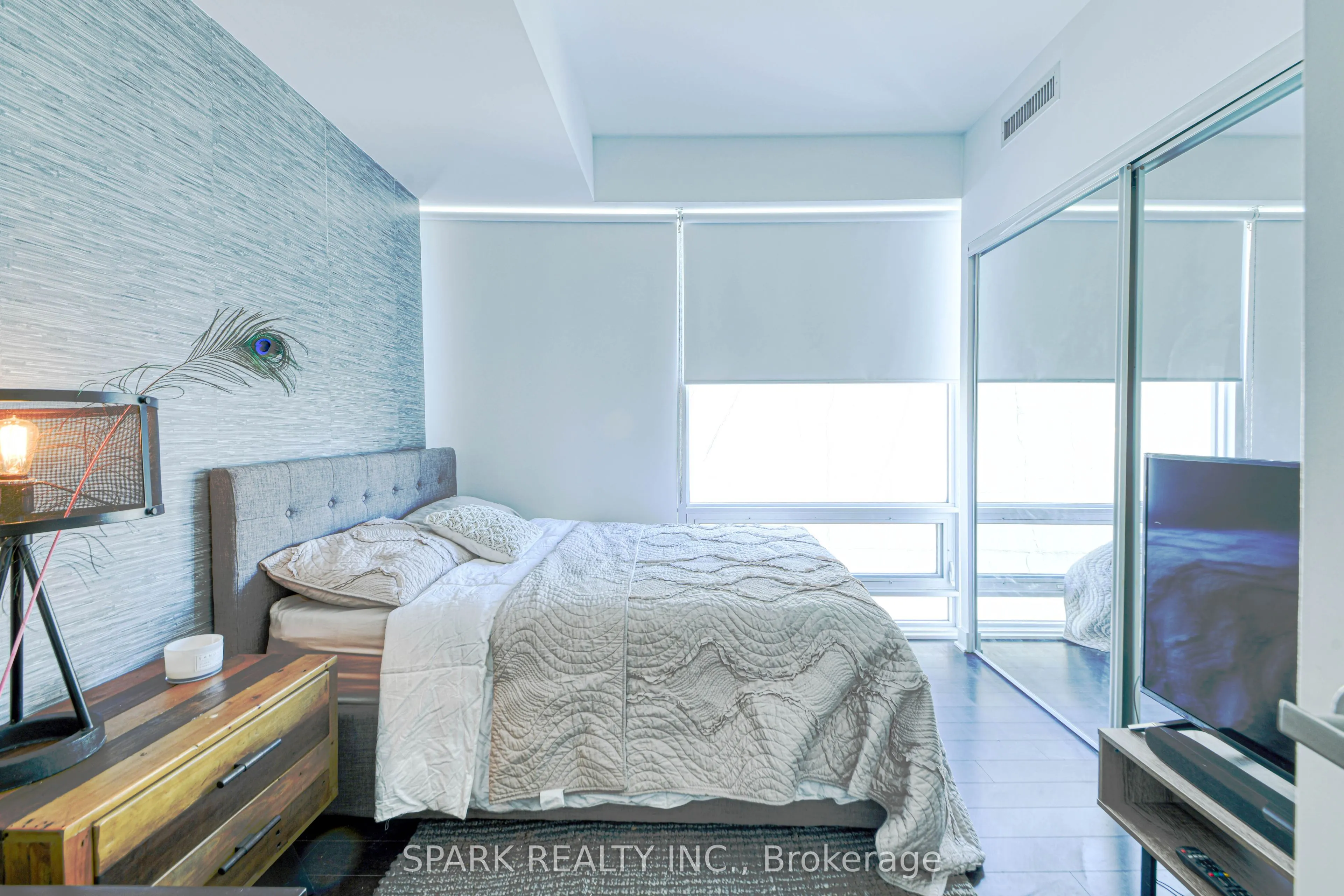 15 Grenville Street, #2405