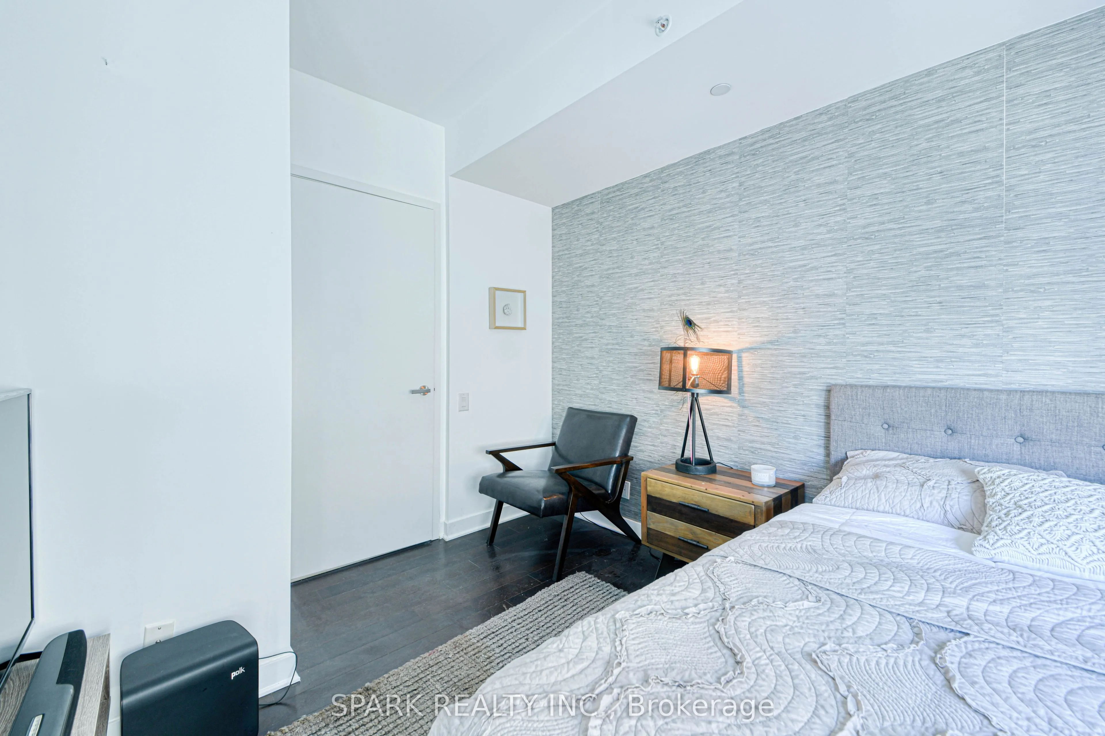15 Grenville Street, #2405